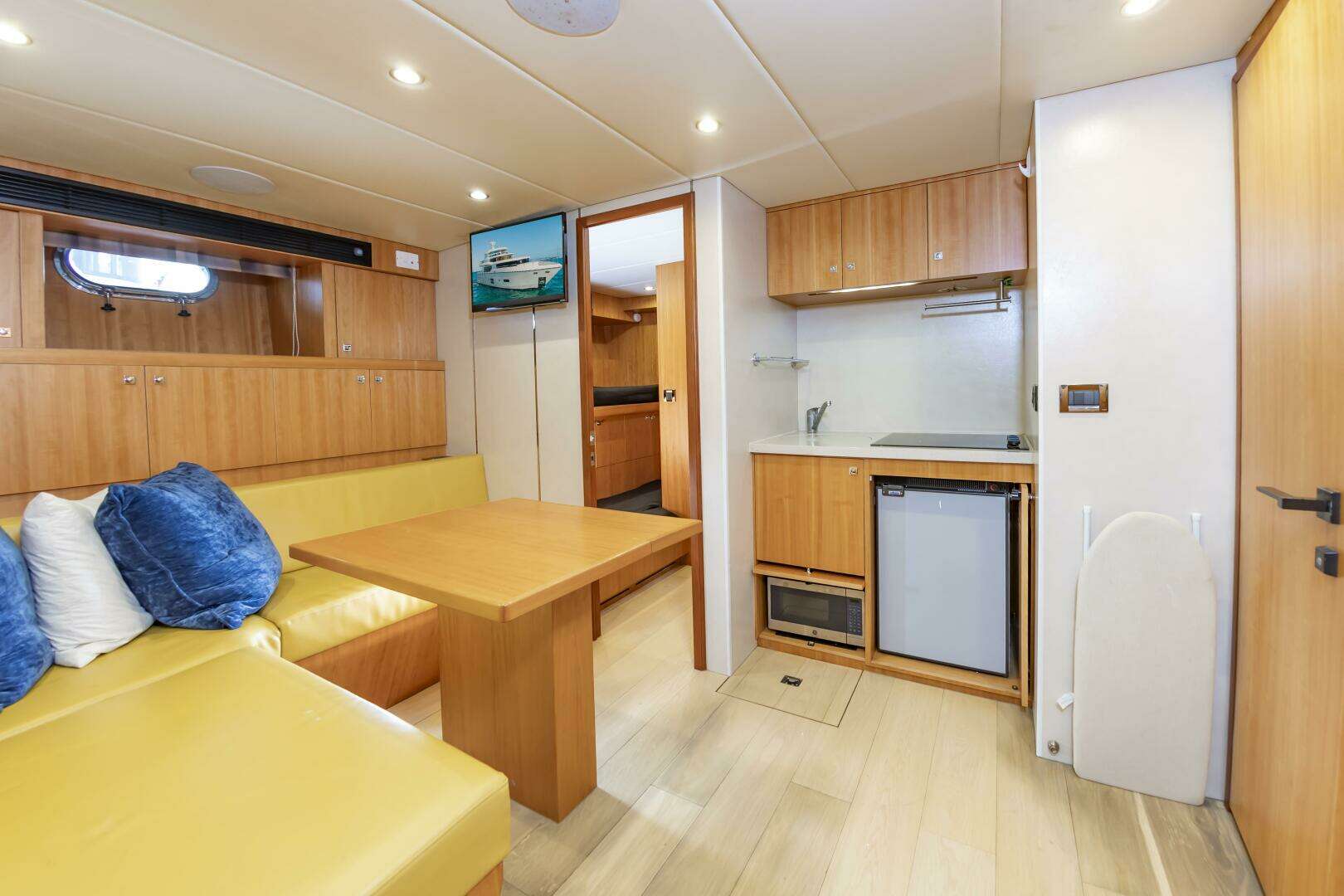 2017 Johnson 93 Flybridge - Image 92
