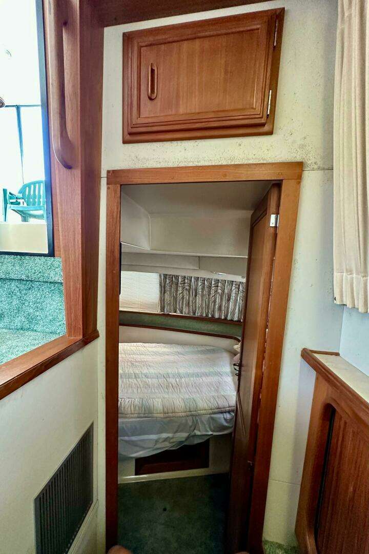 1991 Carver 3807 Aft Cabin - Image 30