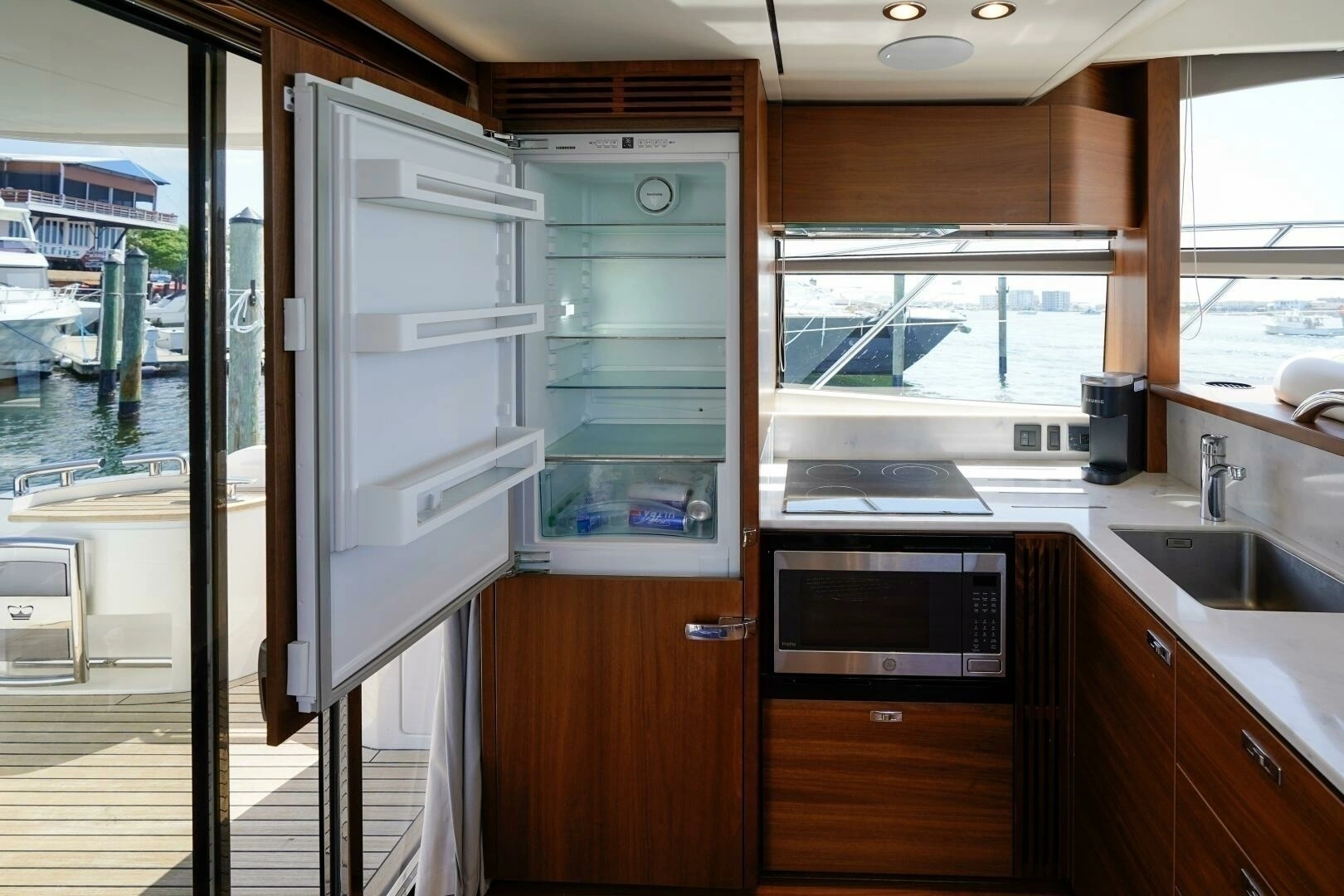 2021 Princess F50 - Image 9