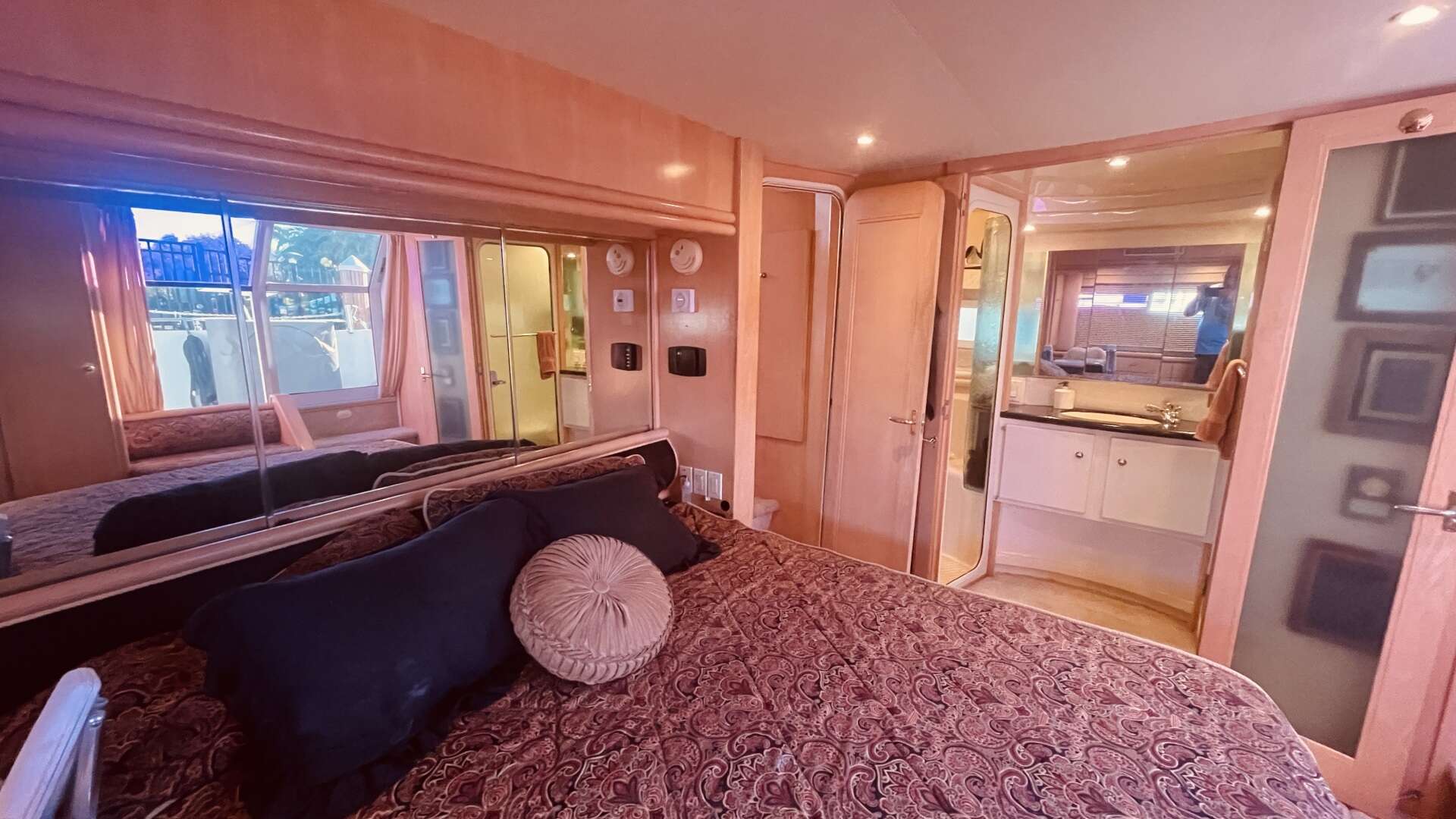 1997 CARVER YACHTS 500 COCKPIT MY - Image 29