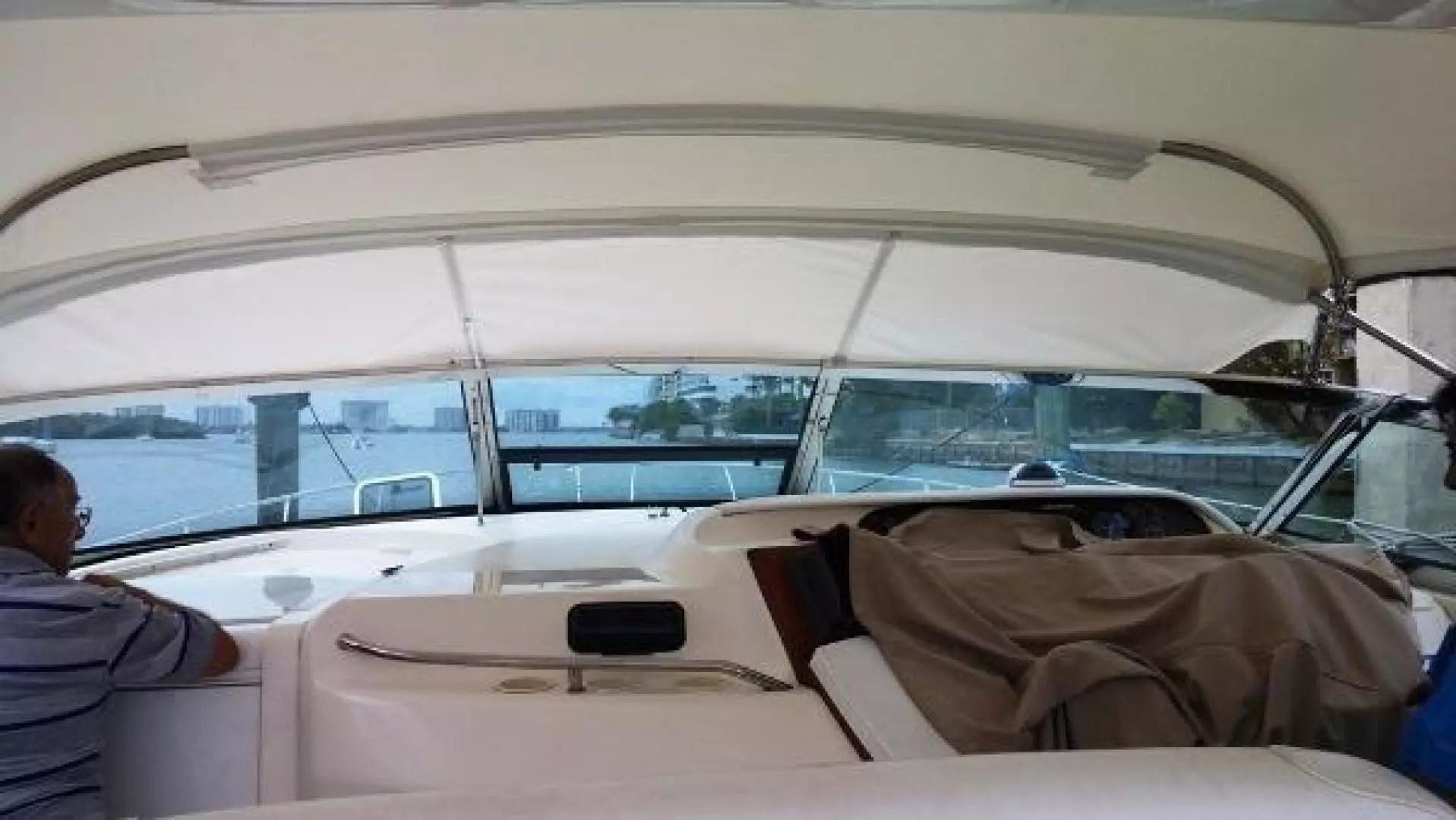 1997 Sea Ray Sundancer - Image 4
