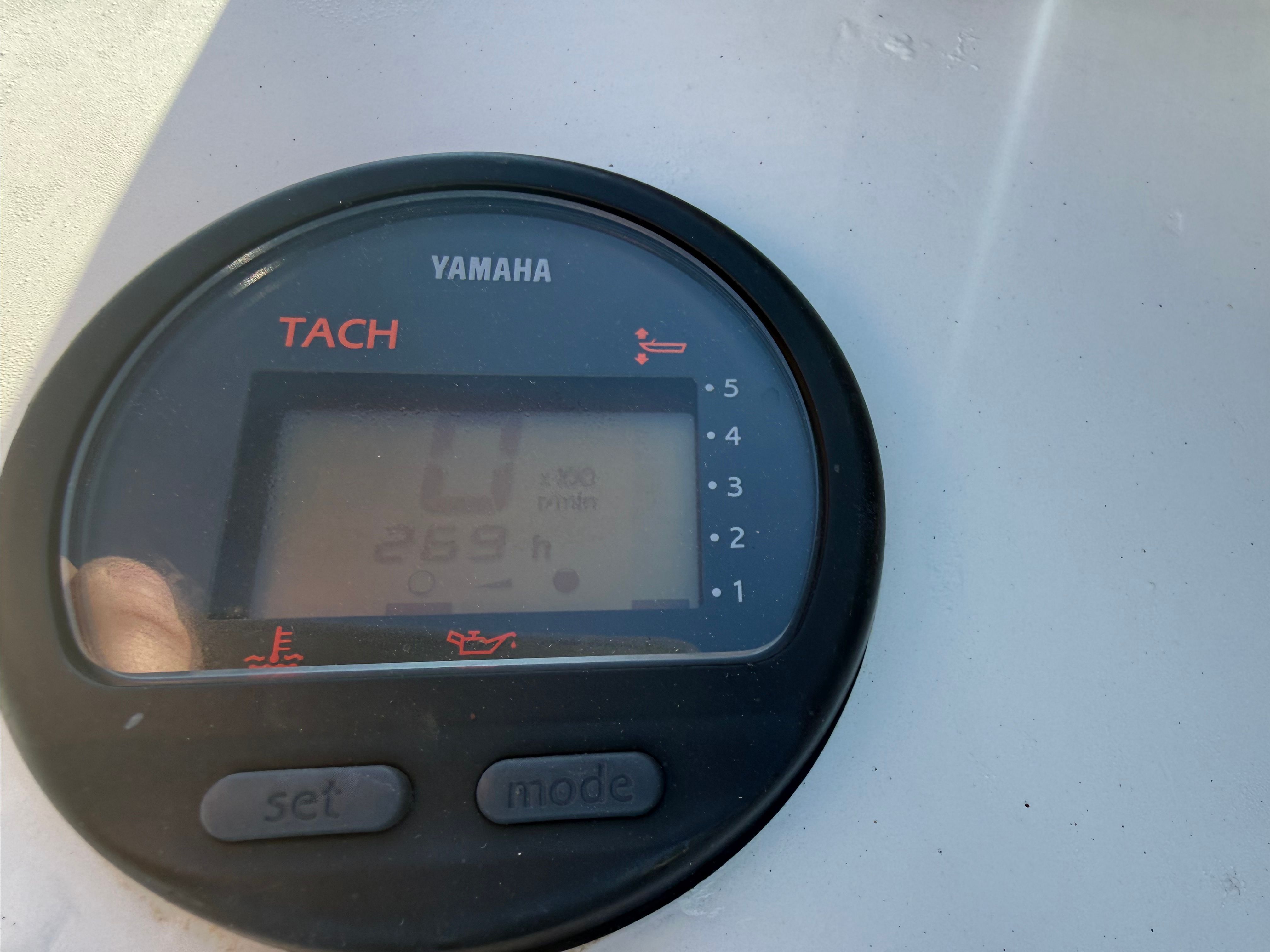 1984 Mako 171 Center Console - 12