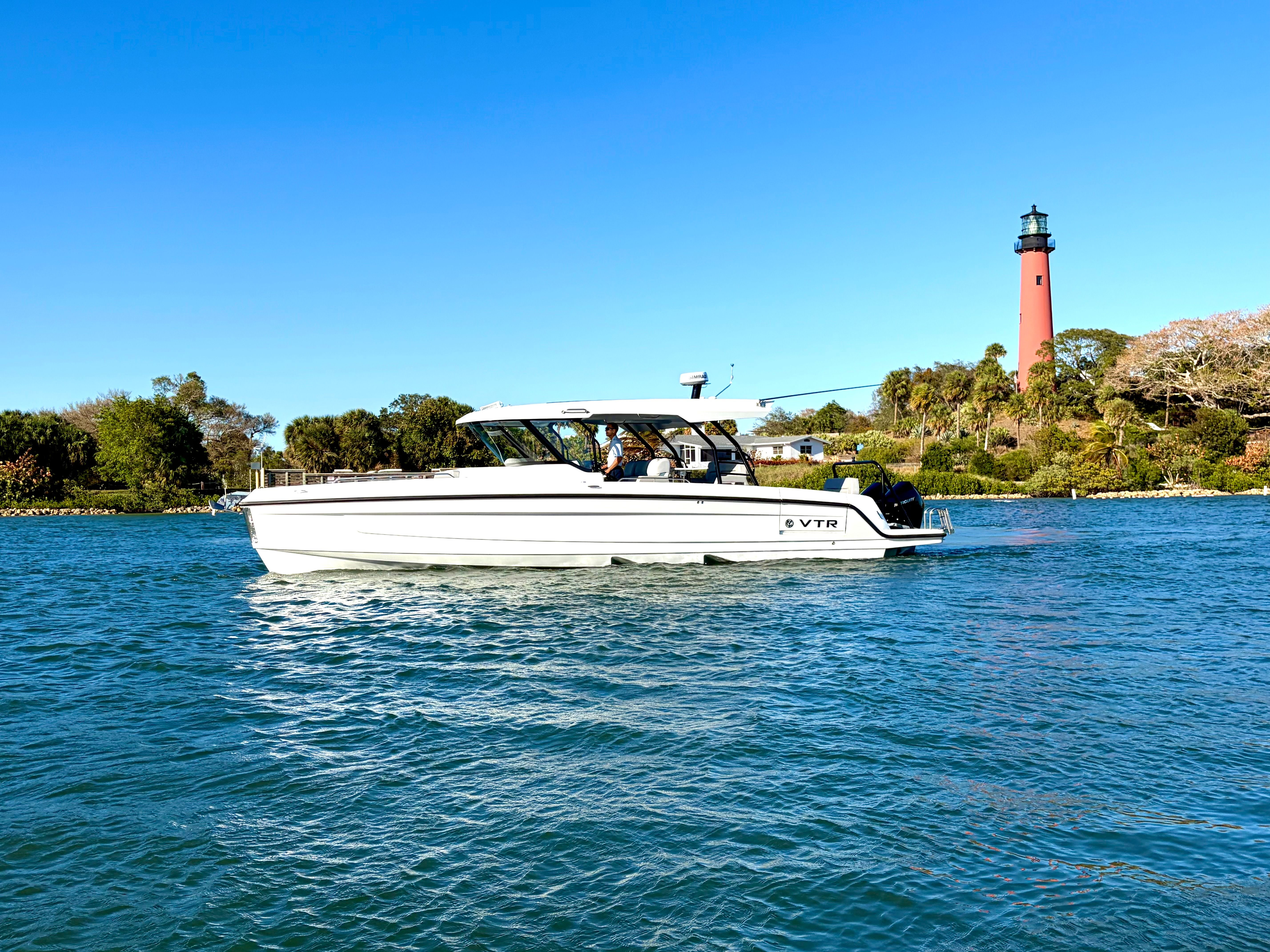 2026 Cruisers Yachts 38 VTR
