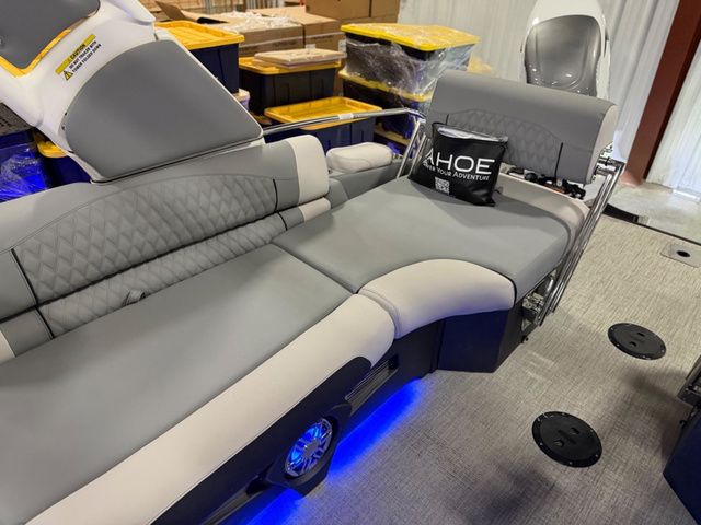 2026 Tahoe 2585 Grand Tahoe LTD Twin Quad Lounger Shift - 24