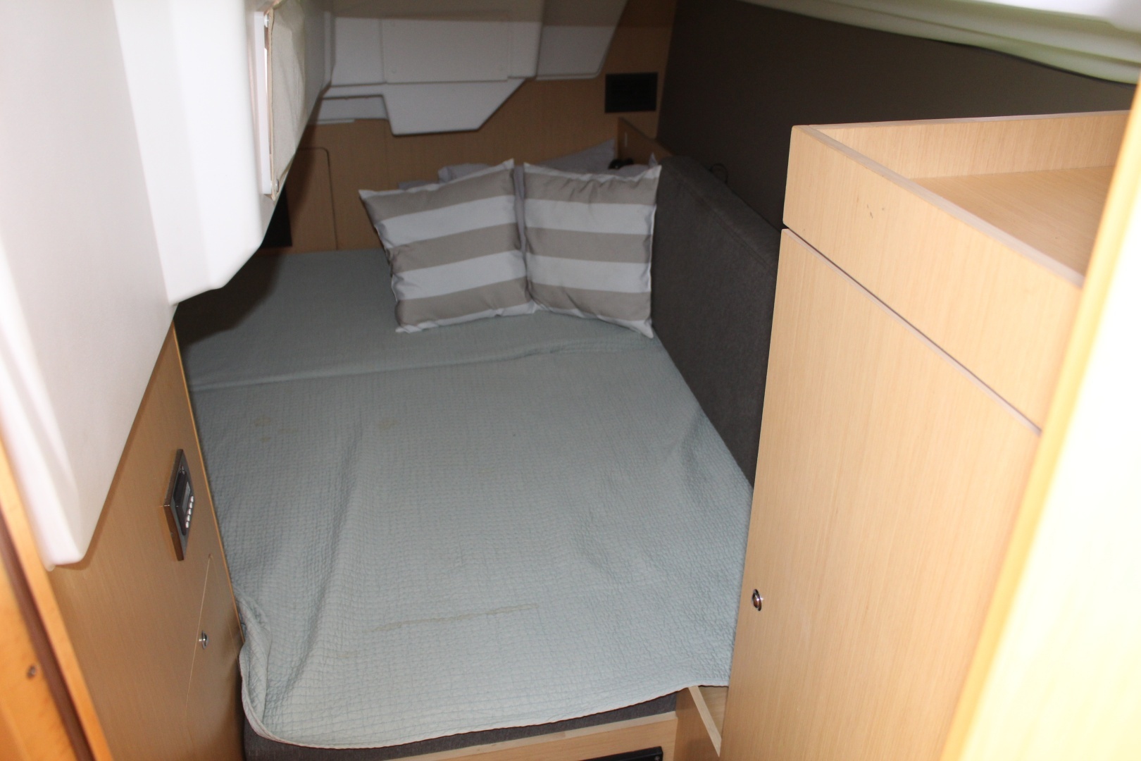 2016 Beneteau 35 Oceanis - Image 35