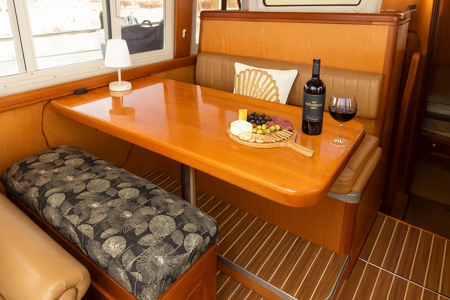 2005 Mainship 400 Trawler - 38