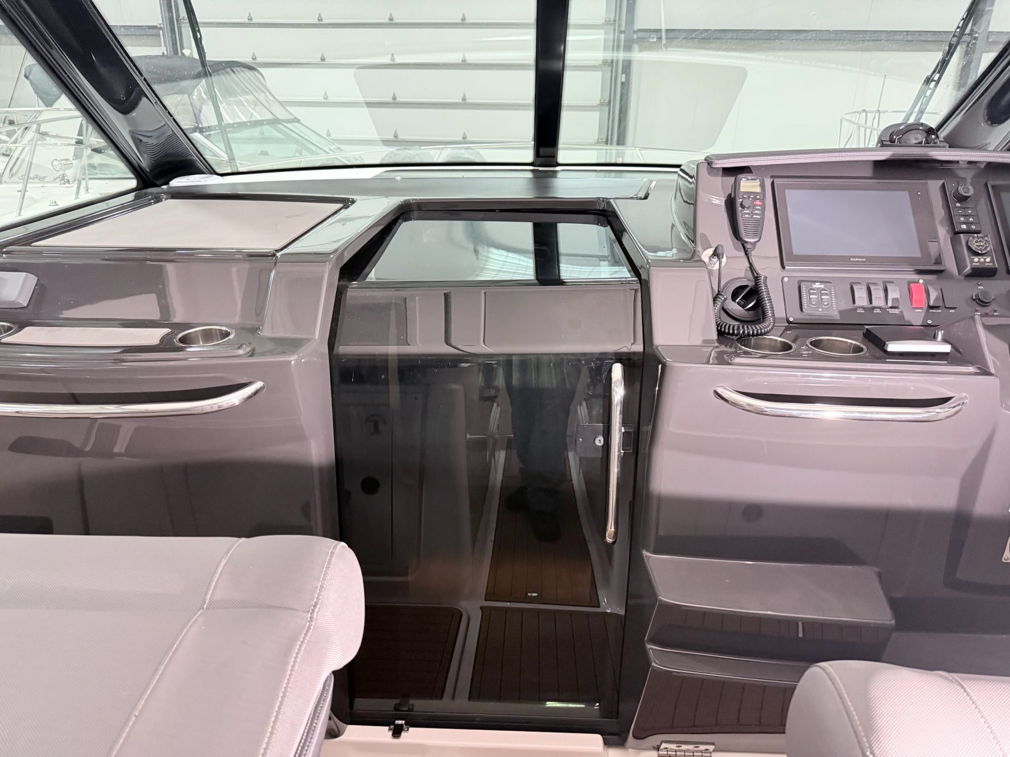 2017 Tiara Yachts Q44 - 17