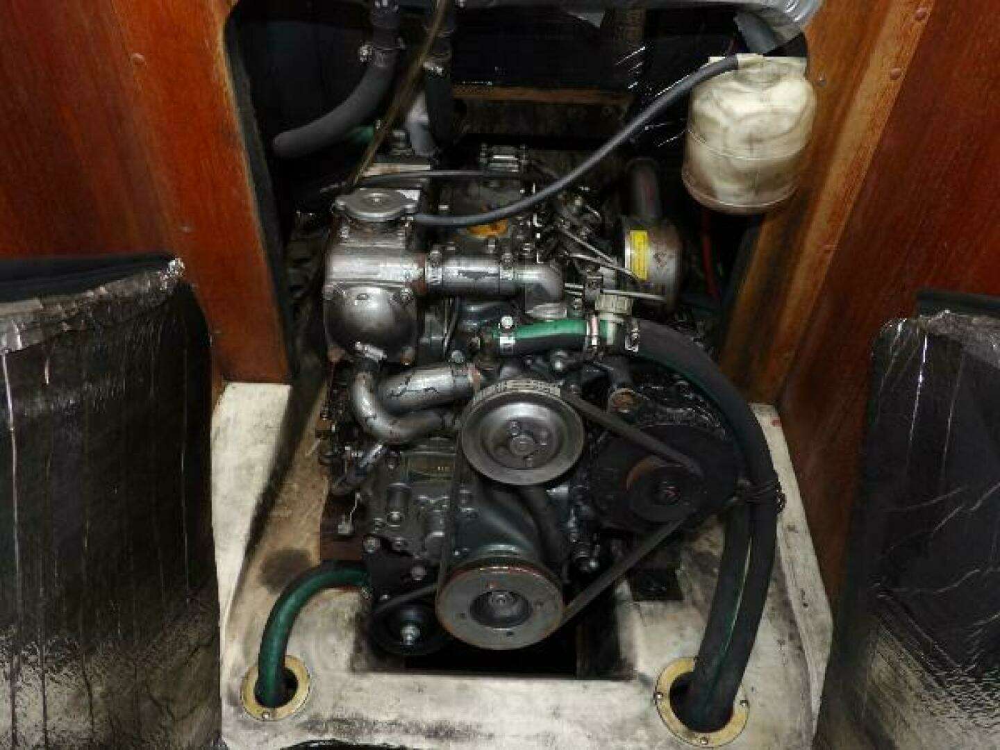 2002 Hunter 356 - Image 34