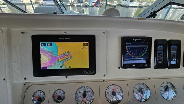 1996 Cruisers Yachts 3570 Esprit - 15