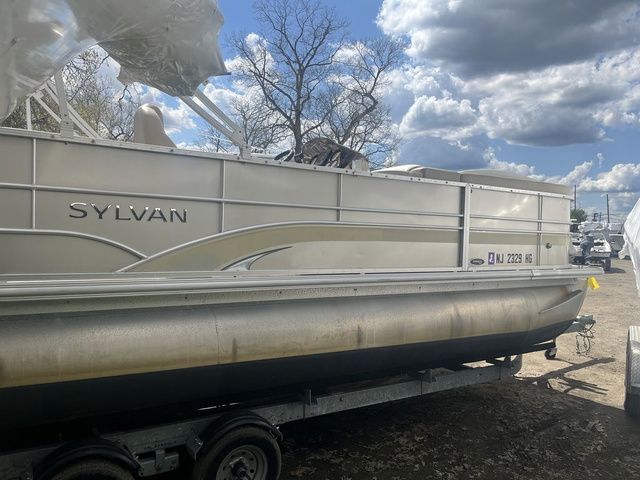 2015 Sylvan 8522 Cruise - 2