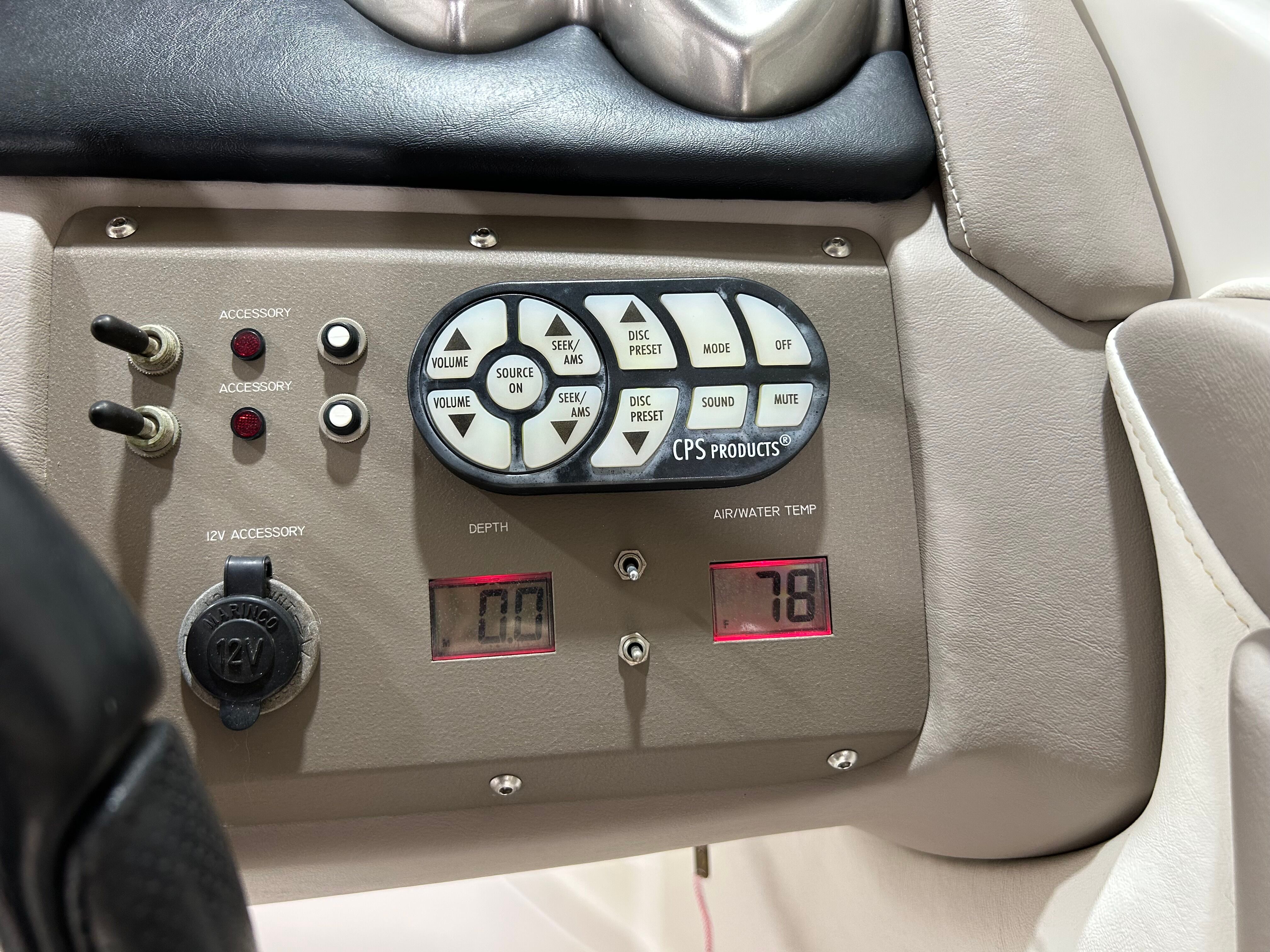 2004 COBALT 220 - Image 18