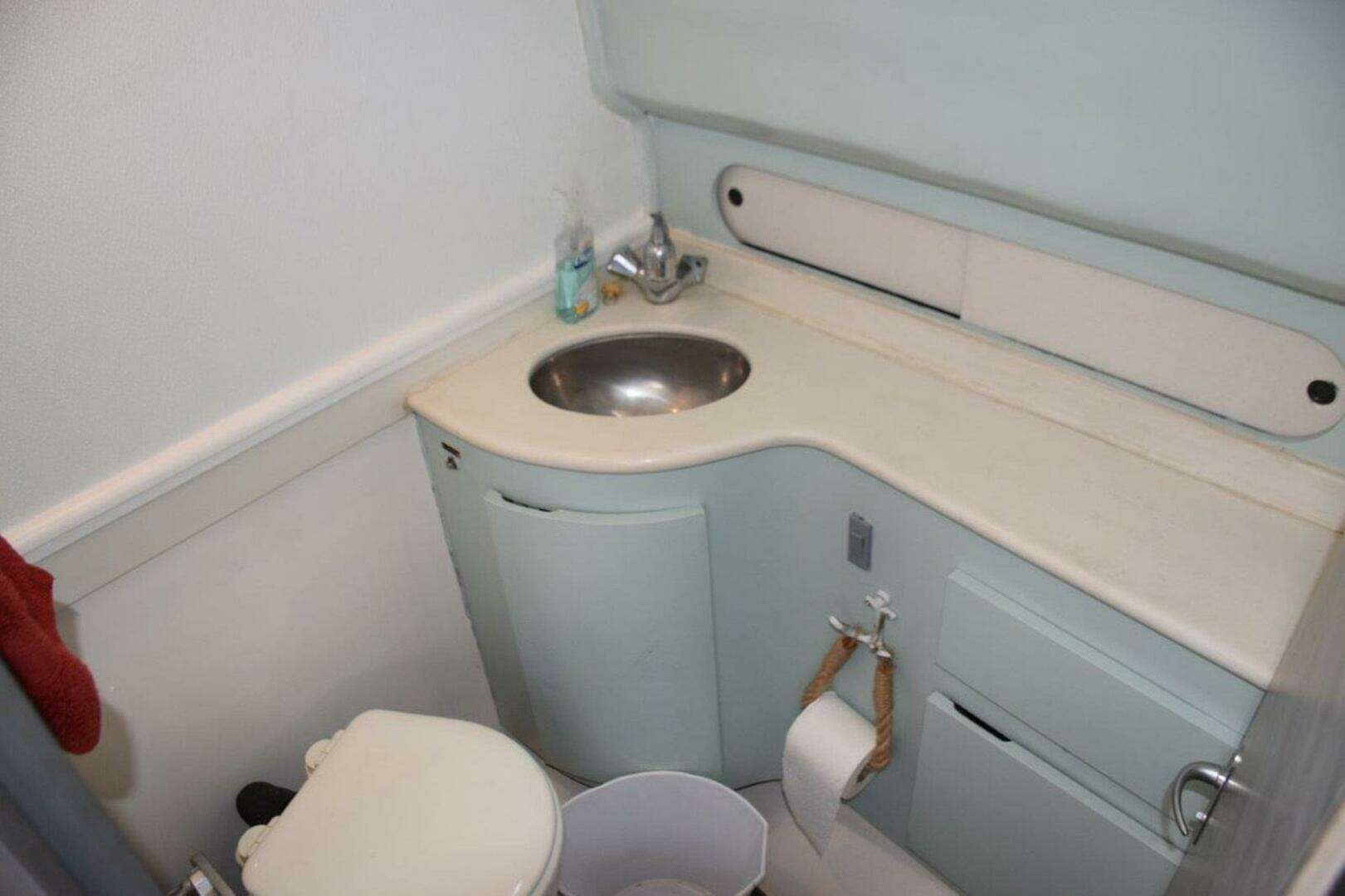 1995 Blackfin Combi 33 - Image 21