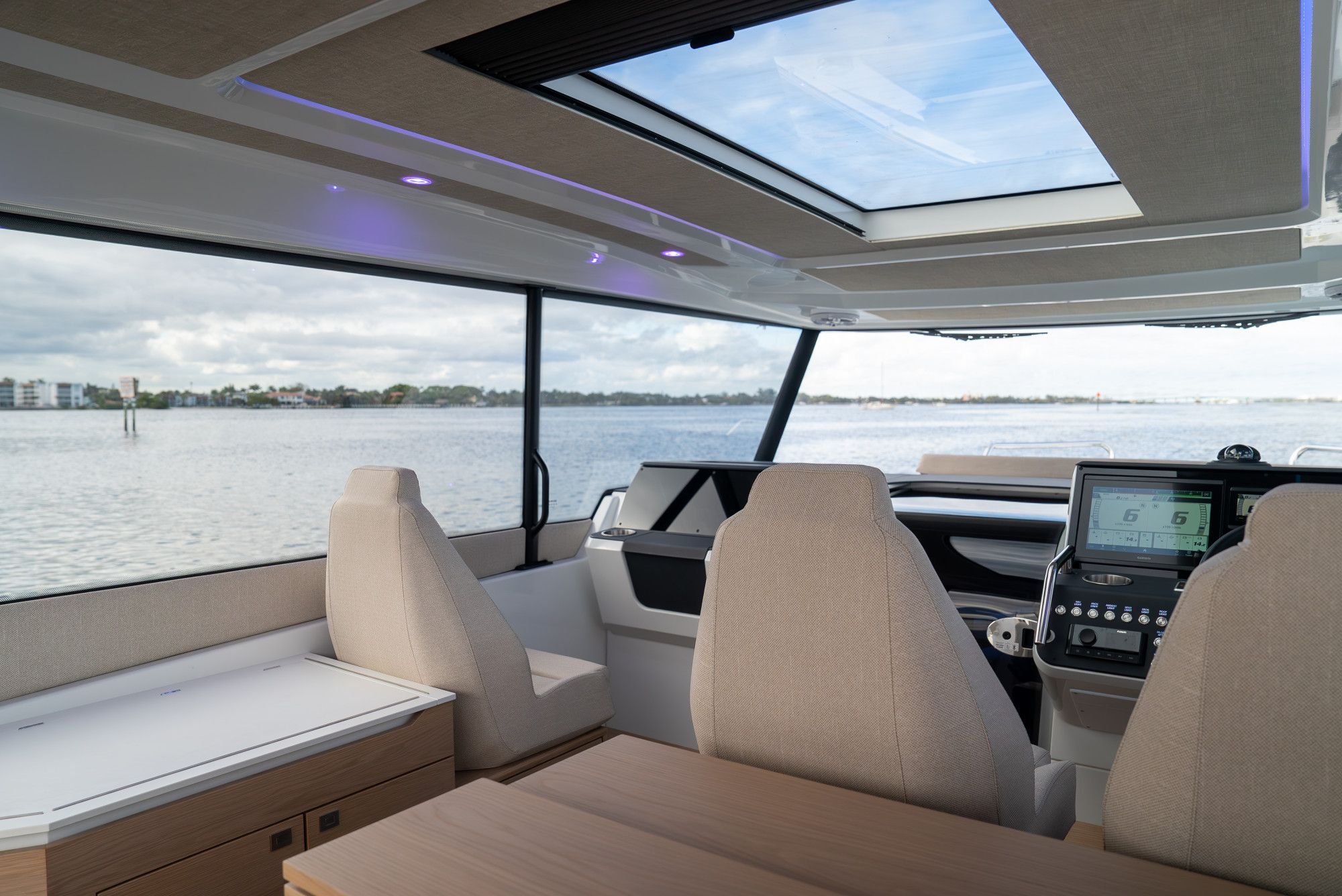 2026 Quarken 35 Cabin Tourer - 12