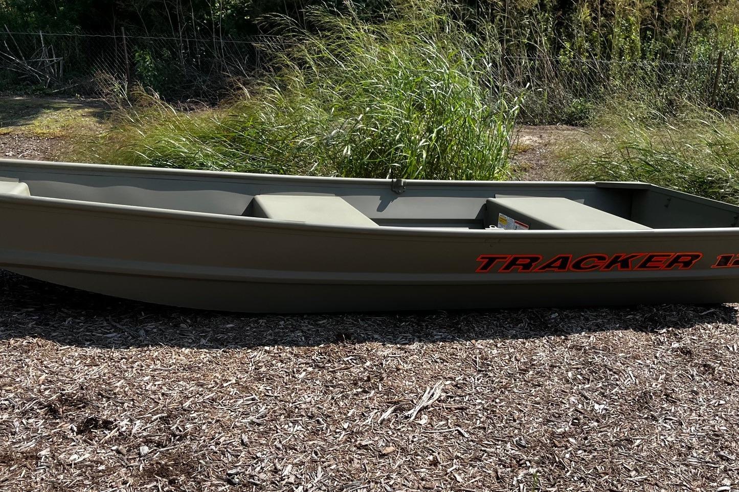 2026 Tracker Grizzly 12 Jon