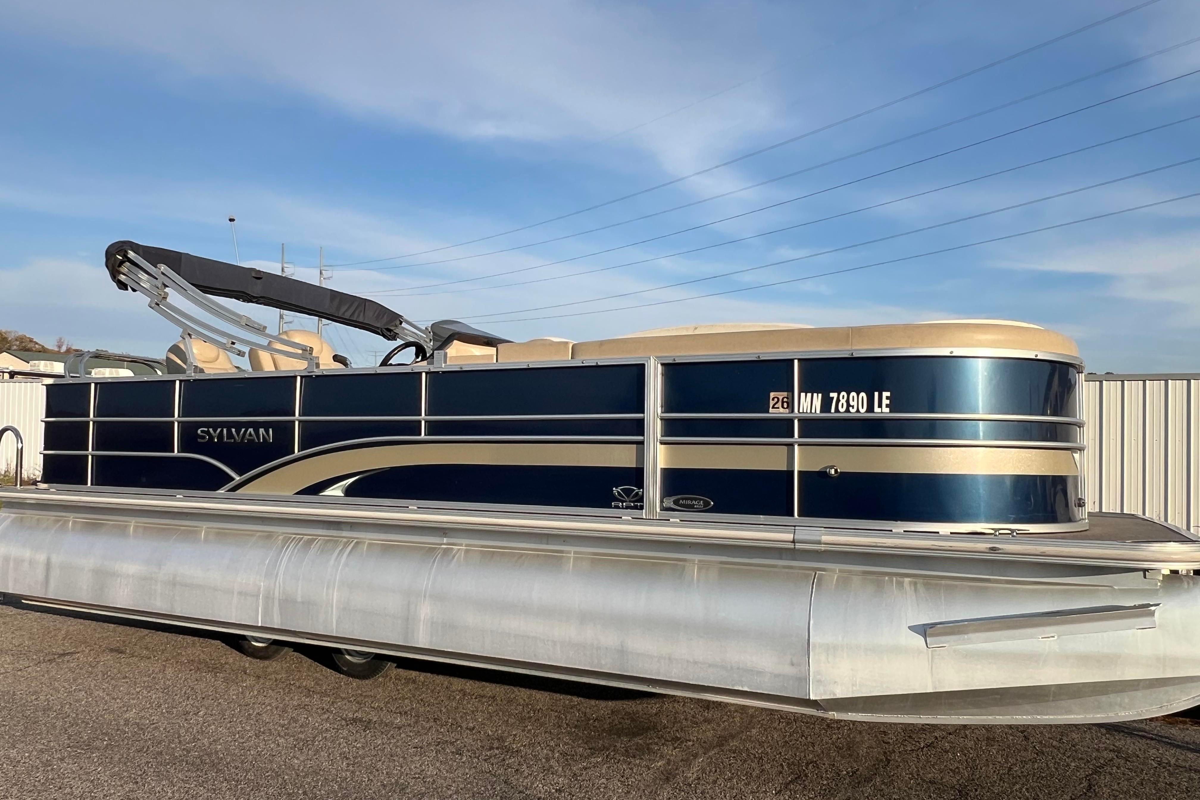 2015 Sylvan Mirage Fish 8522 Party Fish LE
