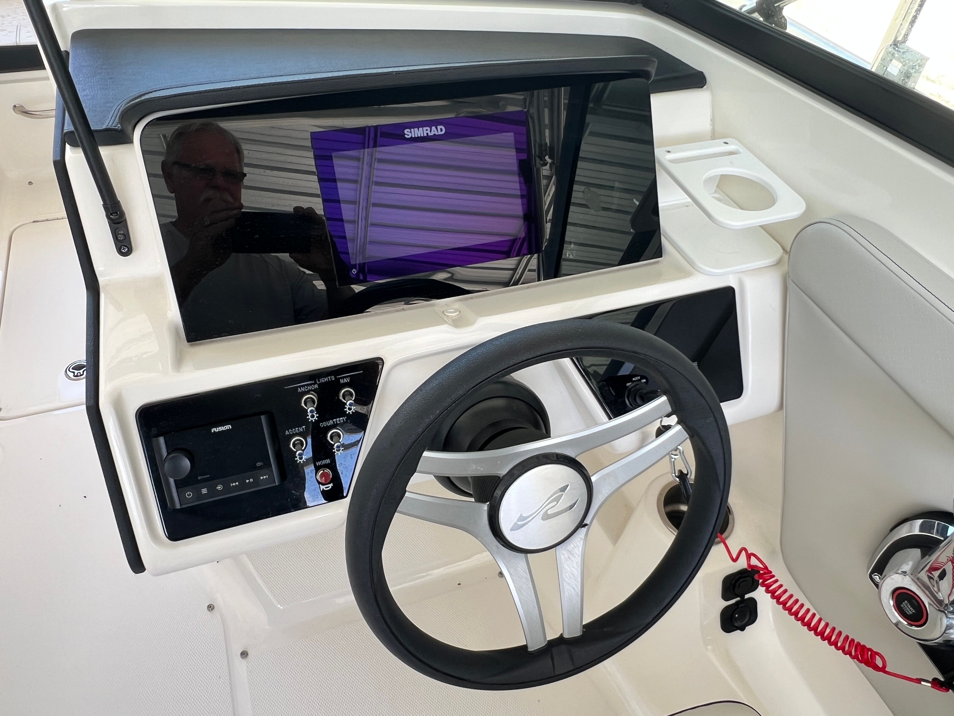 2023 Sea Ray SPX 230 - 19