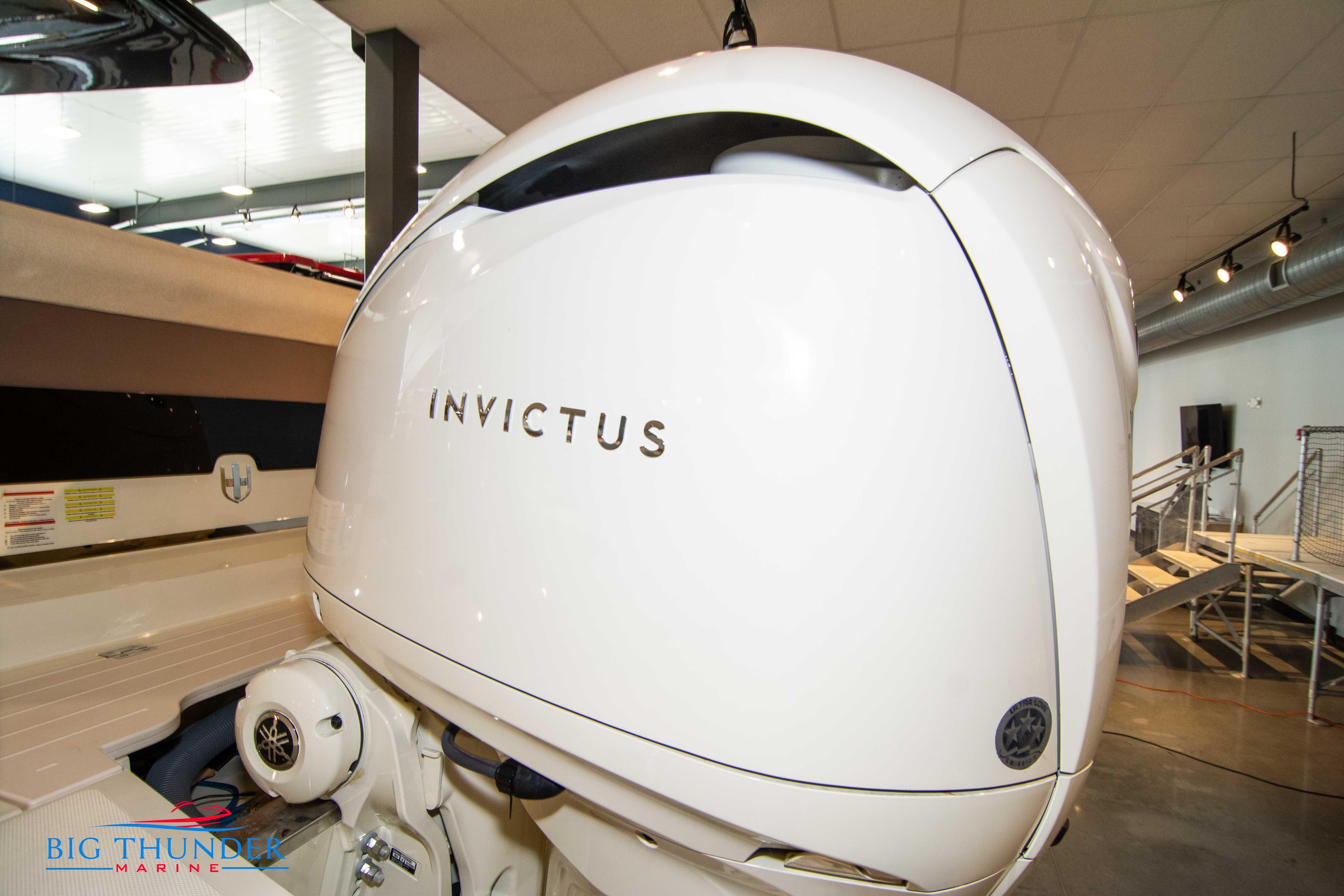 2024 Invictus GT320S boat engine at Big Thunder Marine showroom.