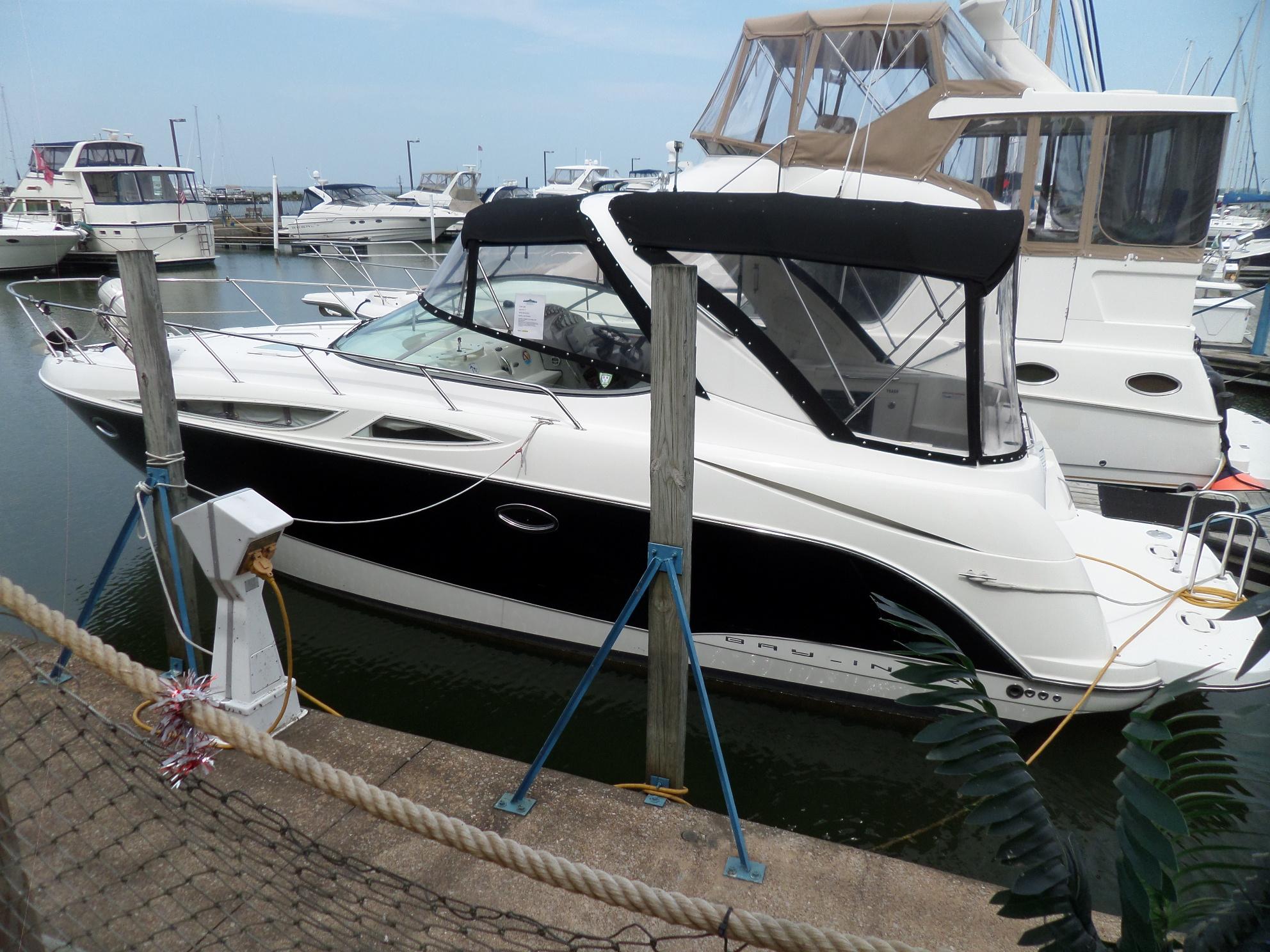 2008 Bayliner 320 Cruiser