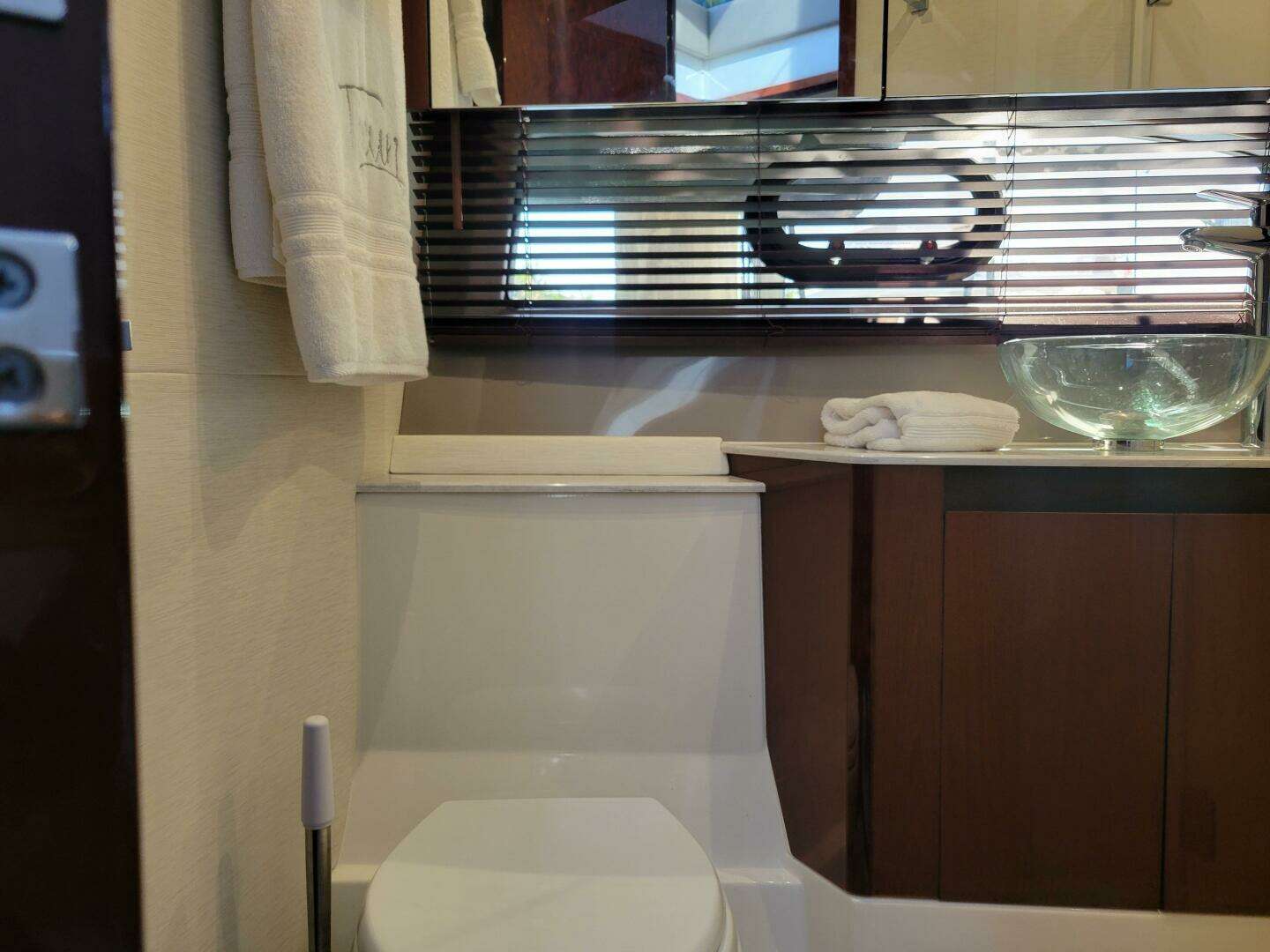 2017 Sea Ray Sundancer 460 - Image 21