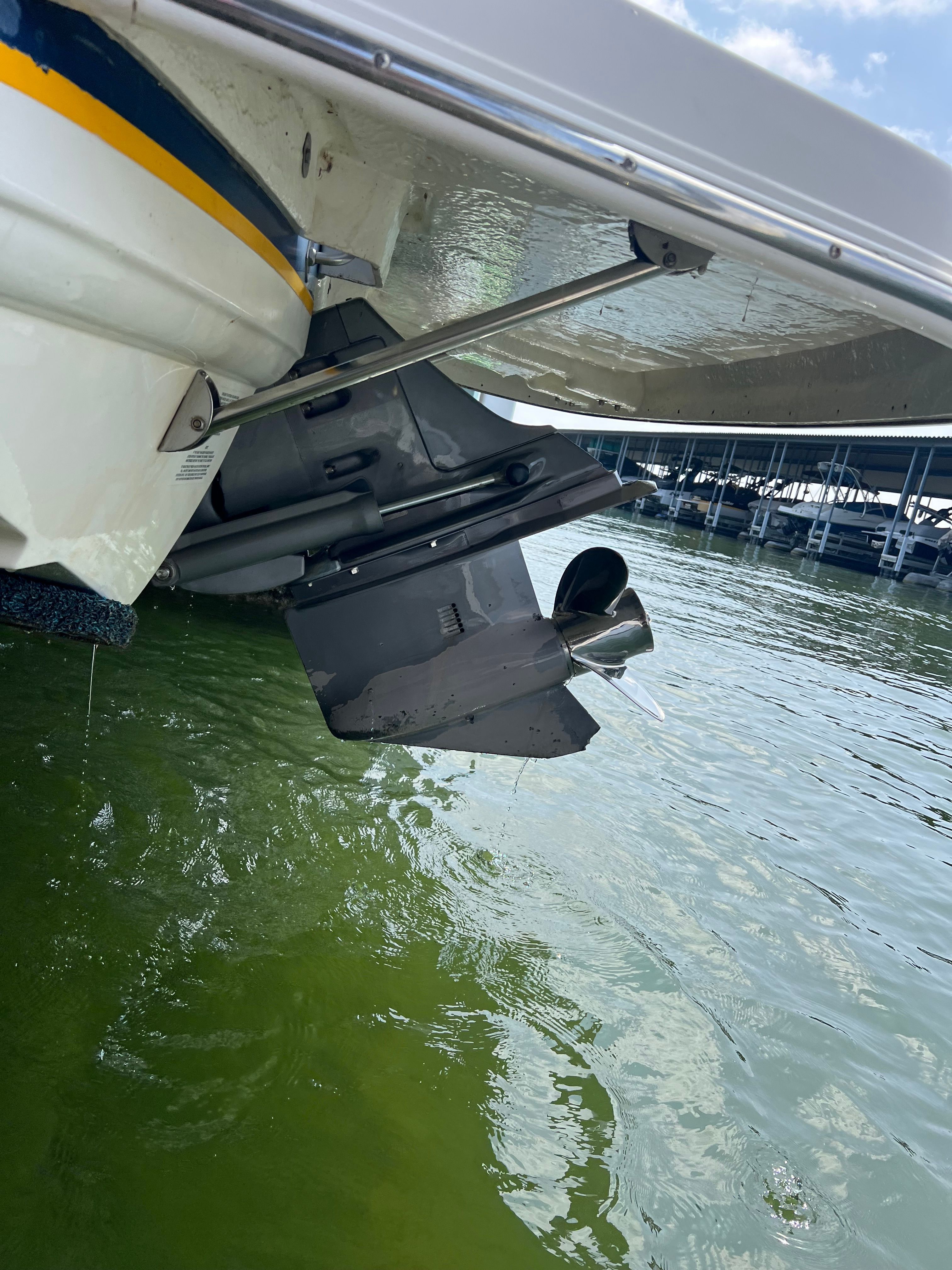 2002 Chaparral 220 SSi Wide Tech - 19