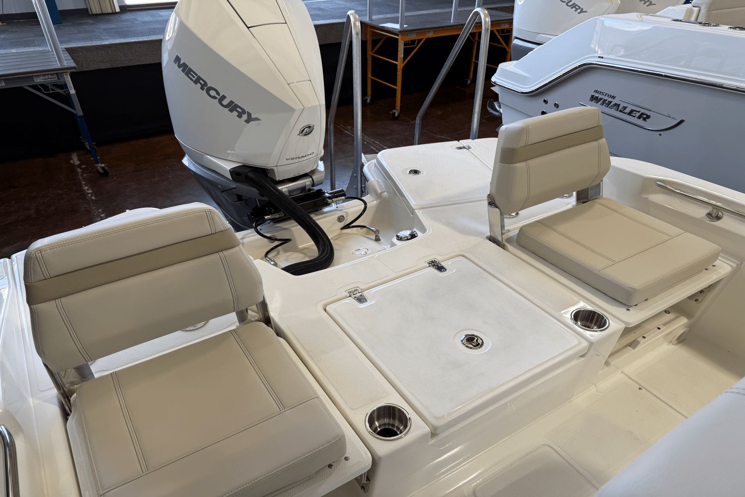 2026 Boston Whaler 250 Dauntless - 5