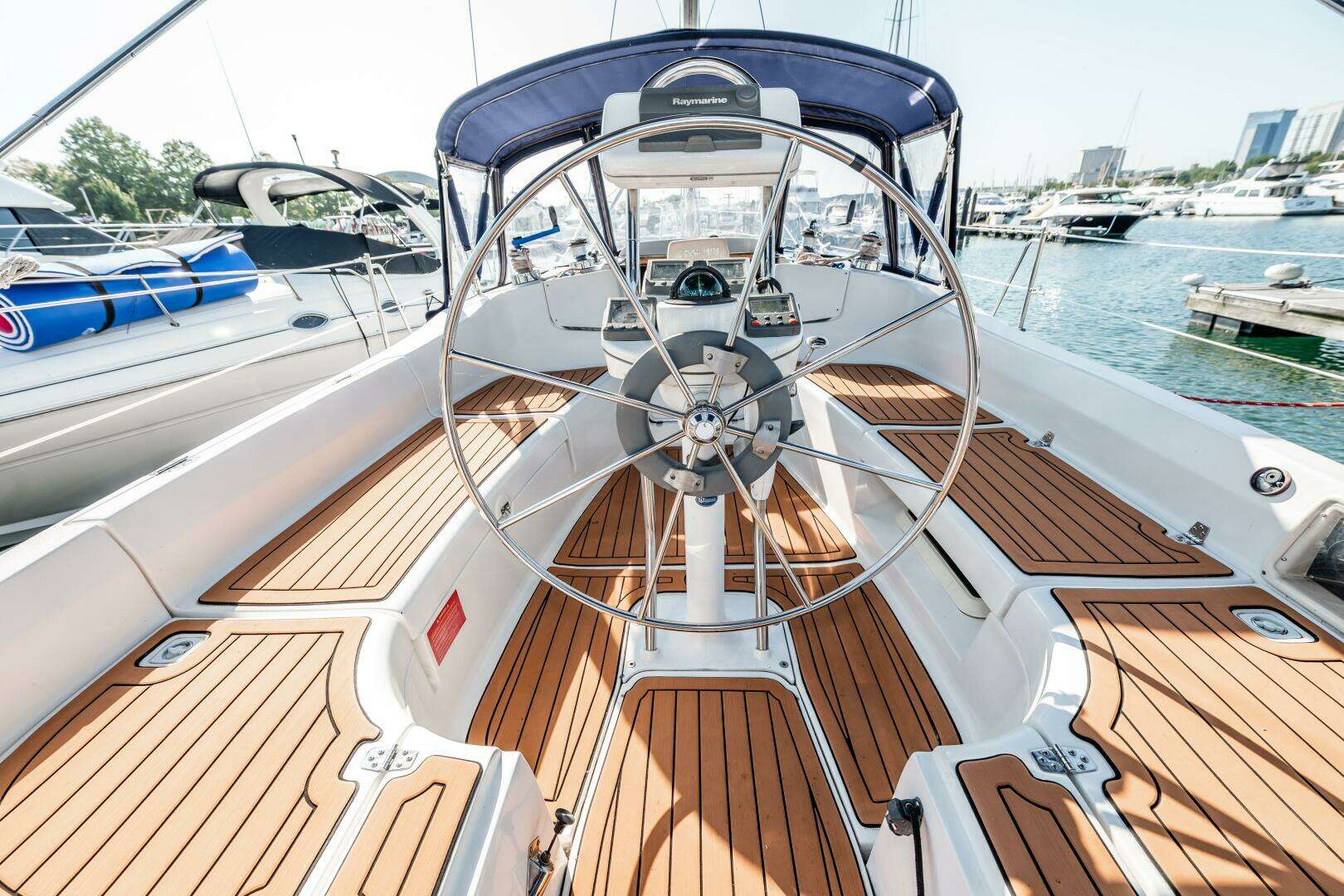 2003 Hunter 356 - Image 9