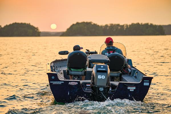 2026 Tracker Pro Guide V-16 SC - 75
