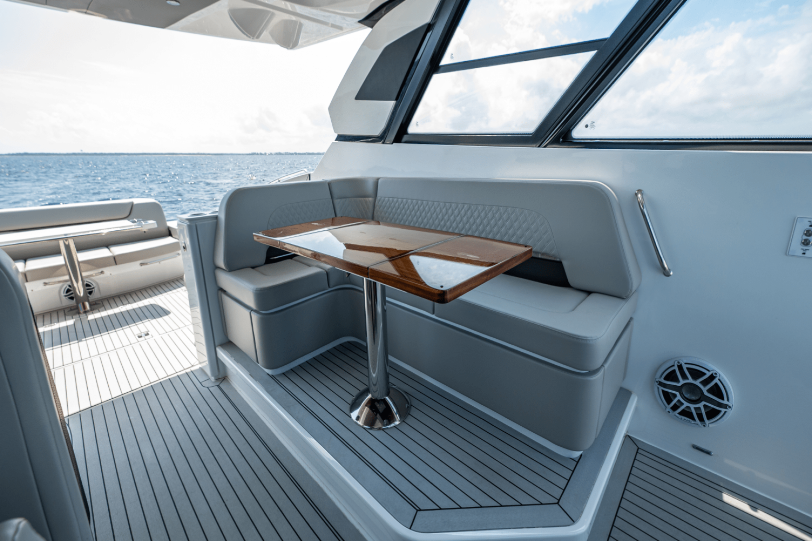 2025 Cruisers Yachts 50 GLS - Image 36
