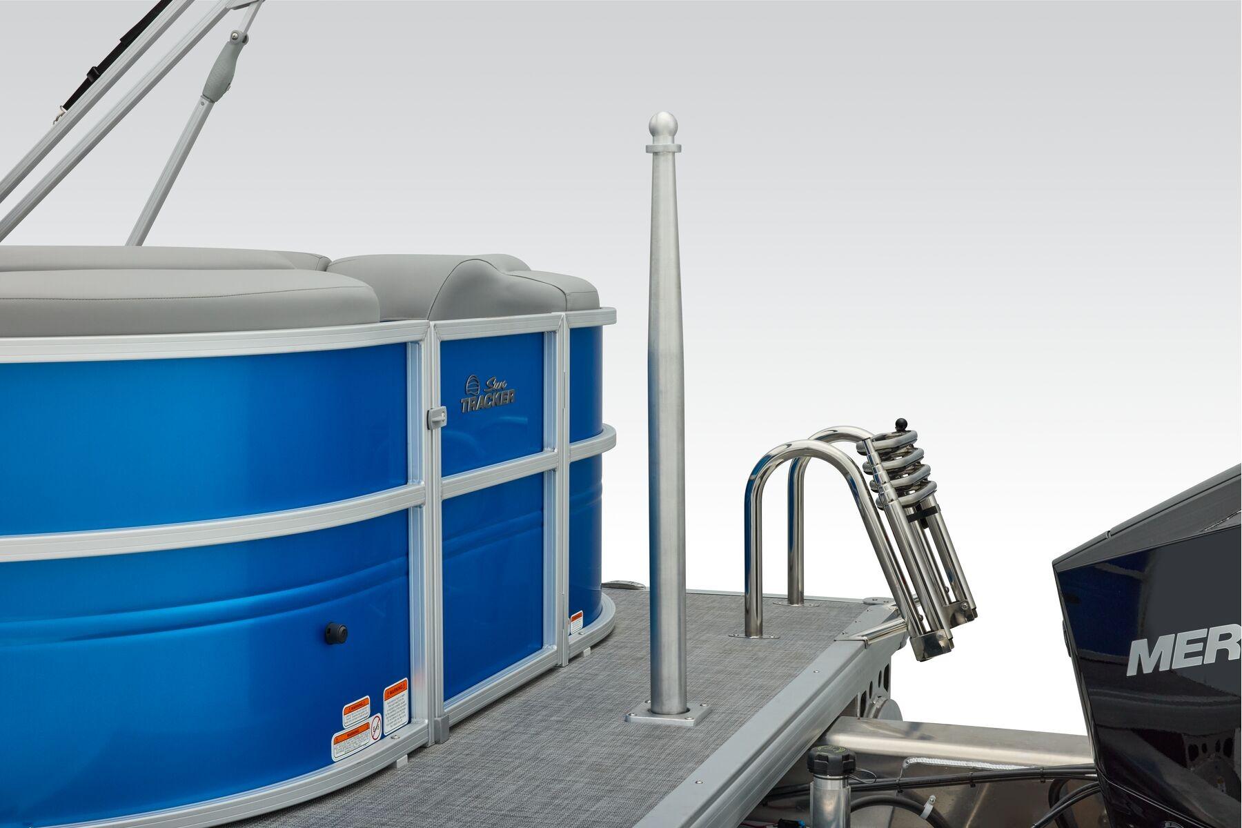2026 Sun Tracker Party Barge 24 XP3 - 73