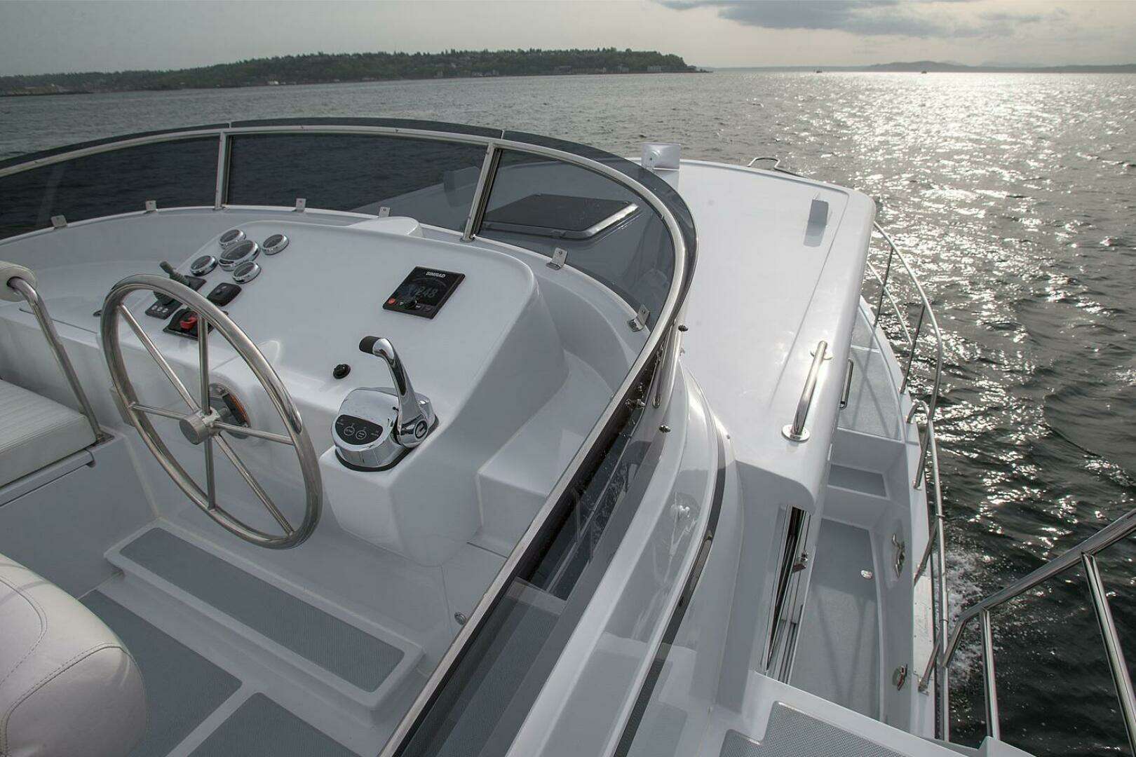 2026 Helmsman Trawlers 38E Pilothouse - Image 14