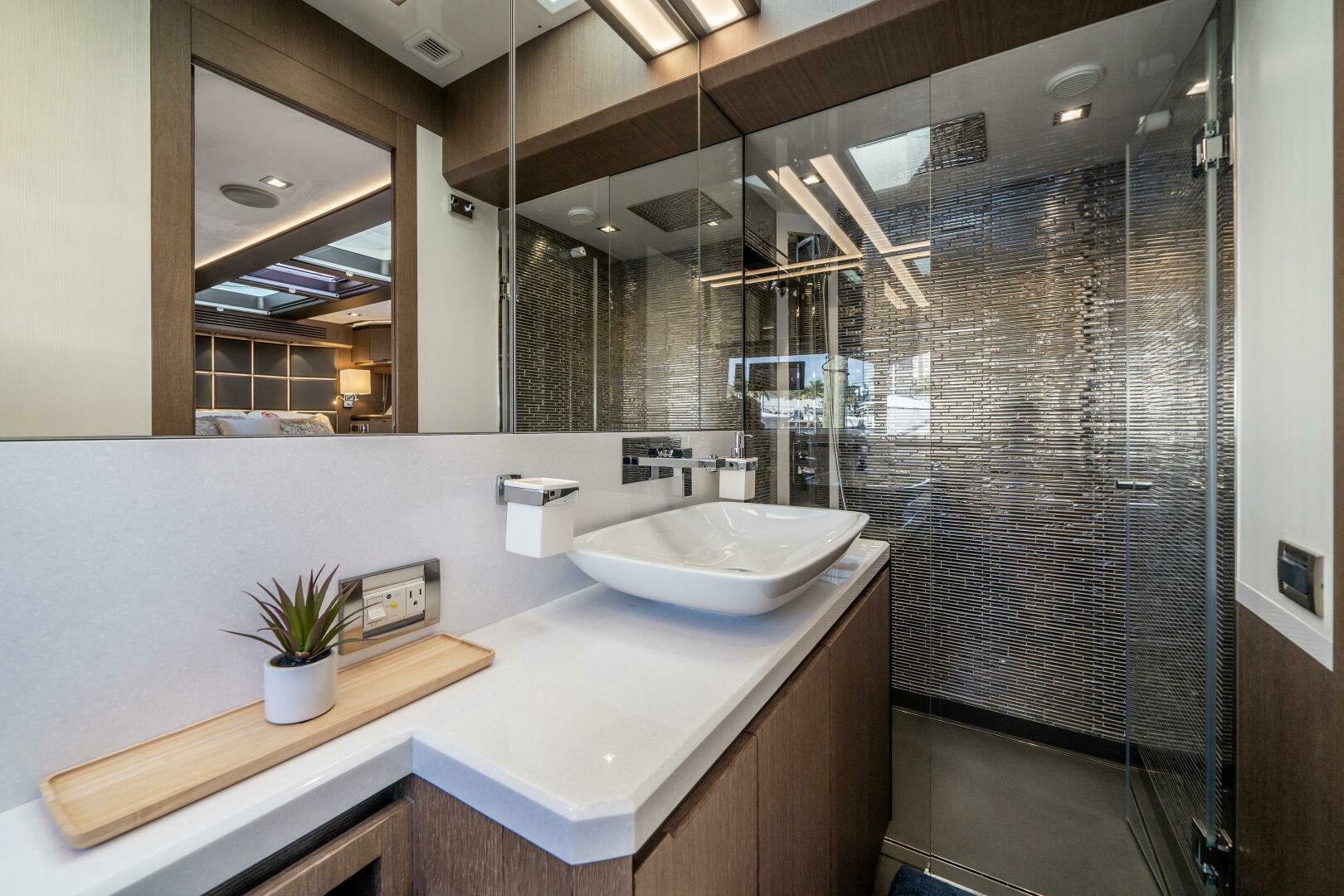 2019 Galeon 640 FLY - Image 17