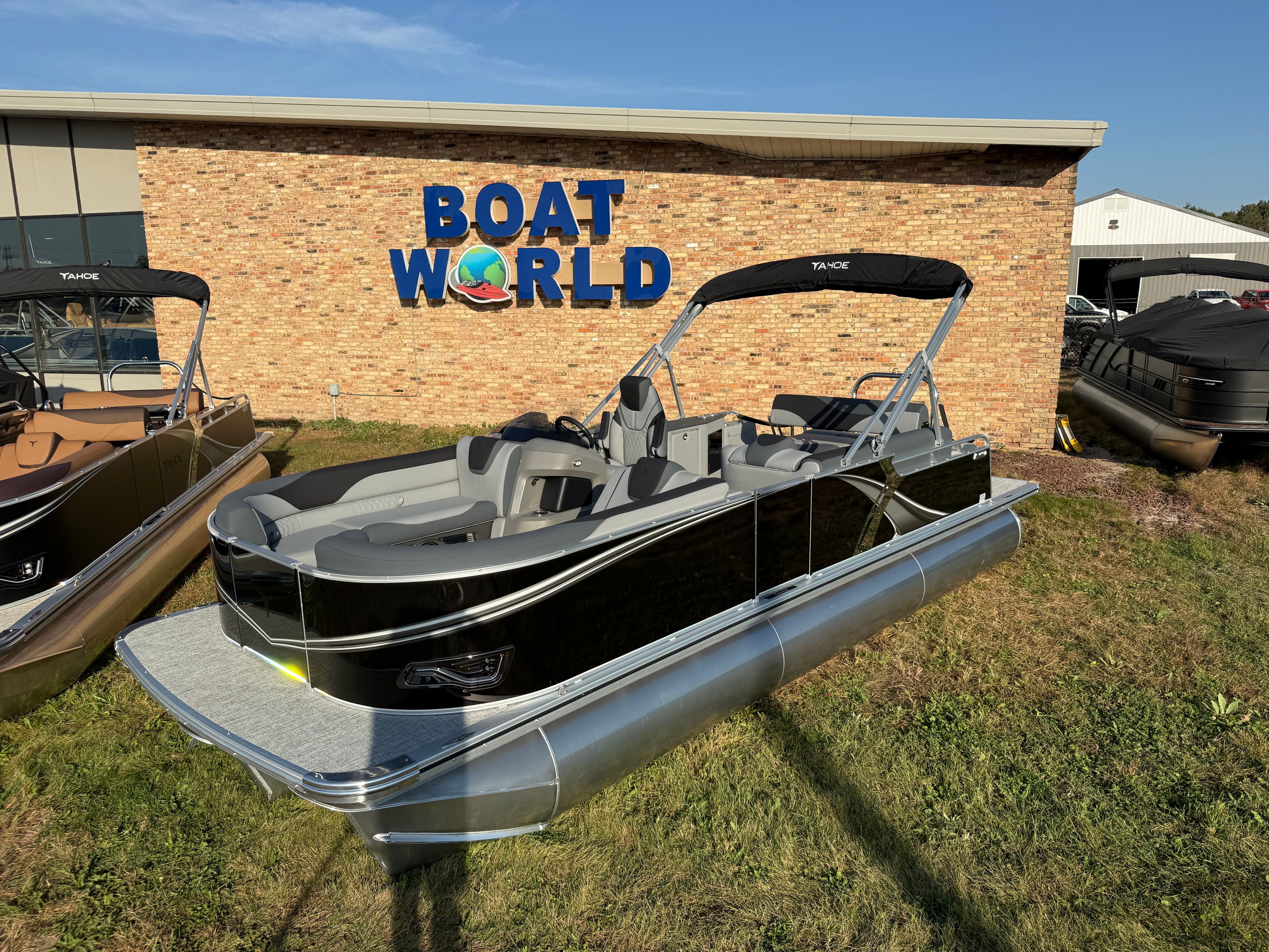 2026 Tahoe LTZ 2385 (CRB) Cruise Rear Bench Tritoon & Honda 4-Stroke EFI