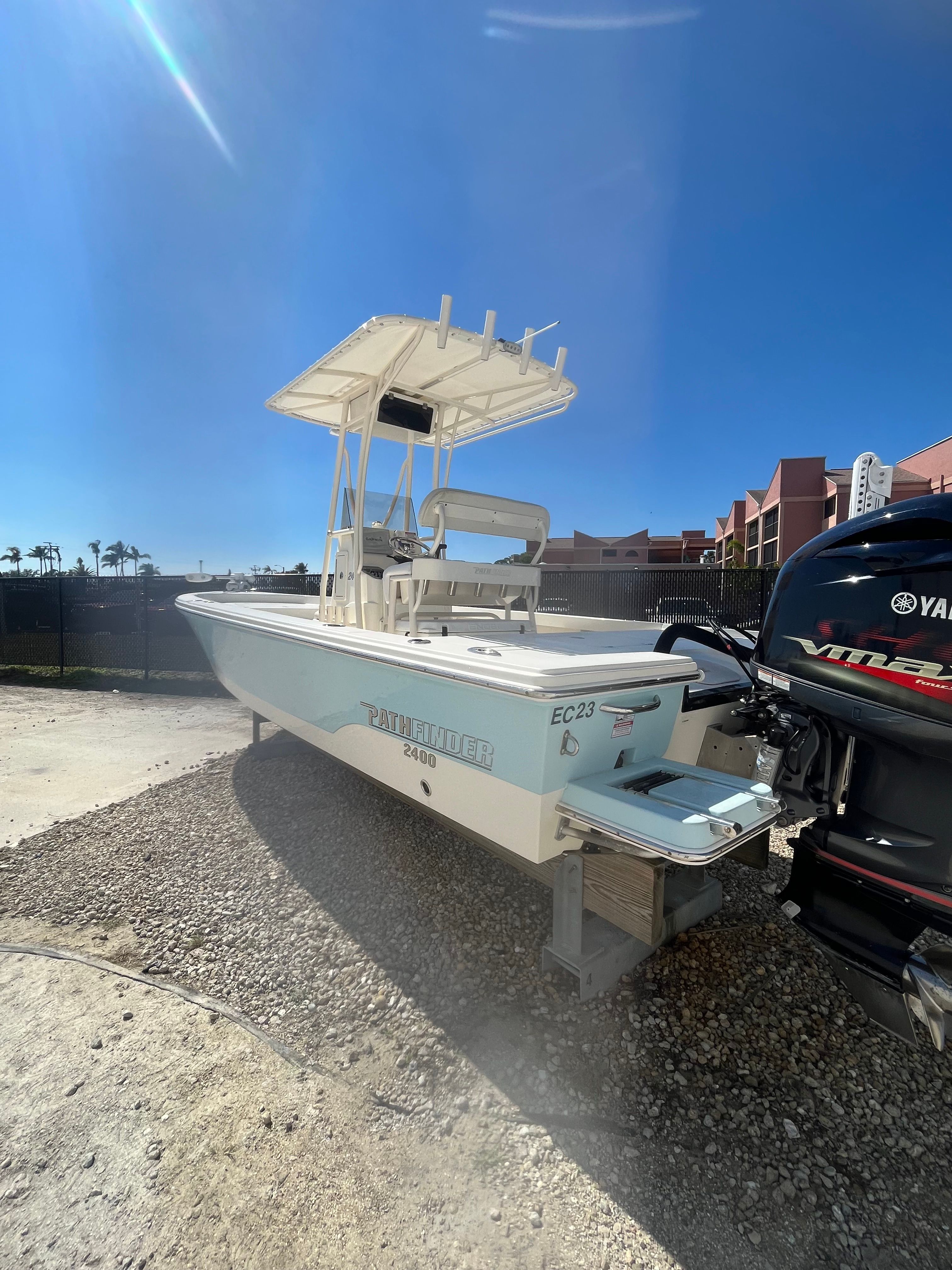 2016 Pathfinder 2400 TRS