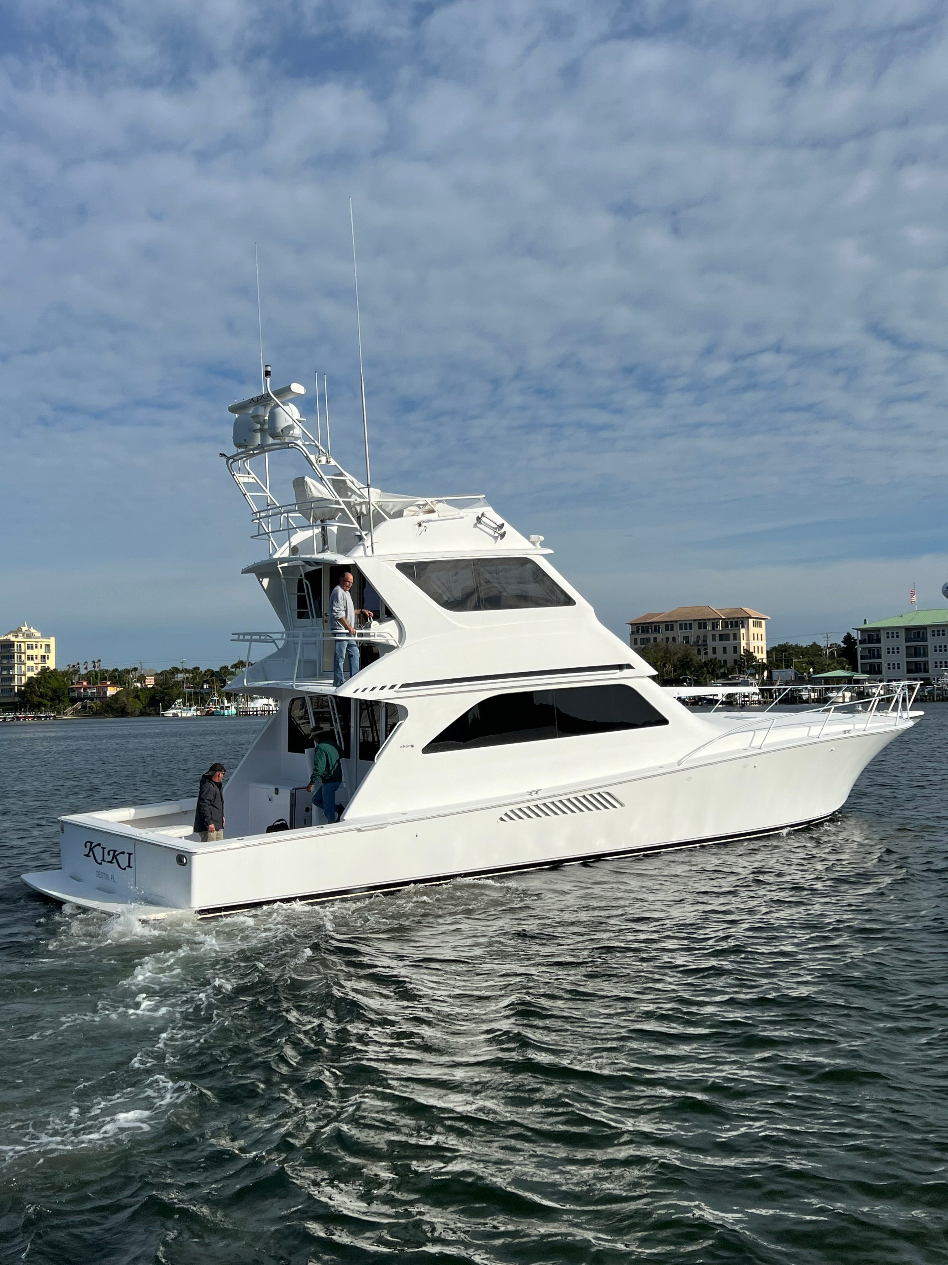 2002 Viking 61 Enclosed Bridge - 14