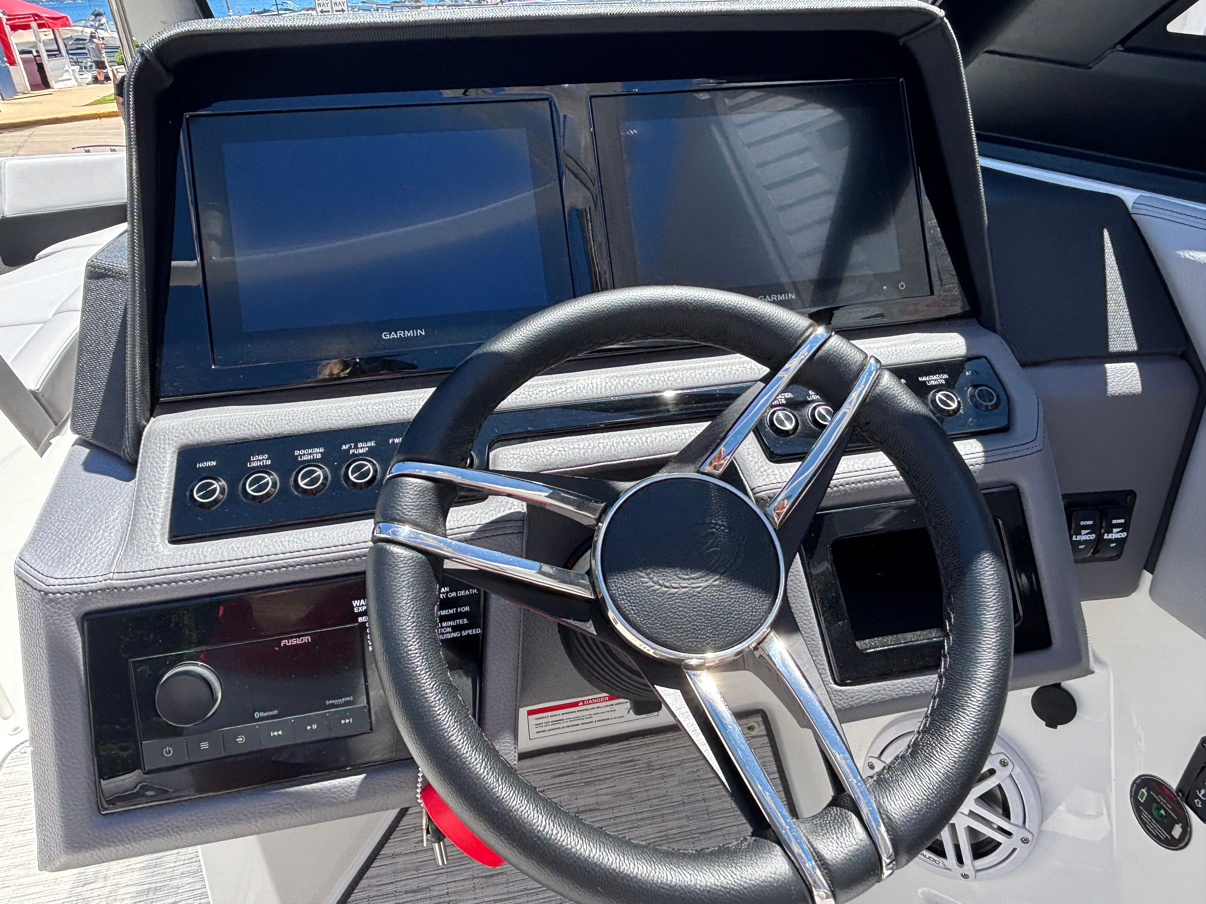 2026 Cobalt R8 Surf - 3
