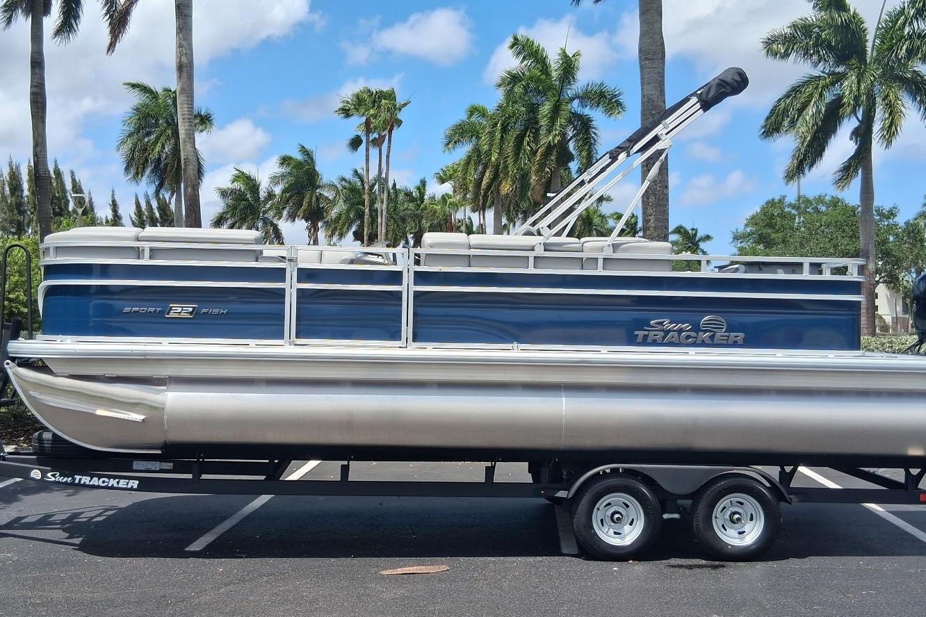 2026 Sun Tracker SportFish 22 DLX