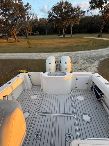 2001 Contender 35 Side Console - 11