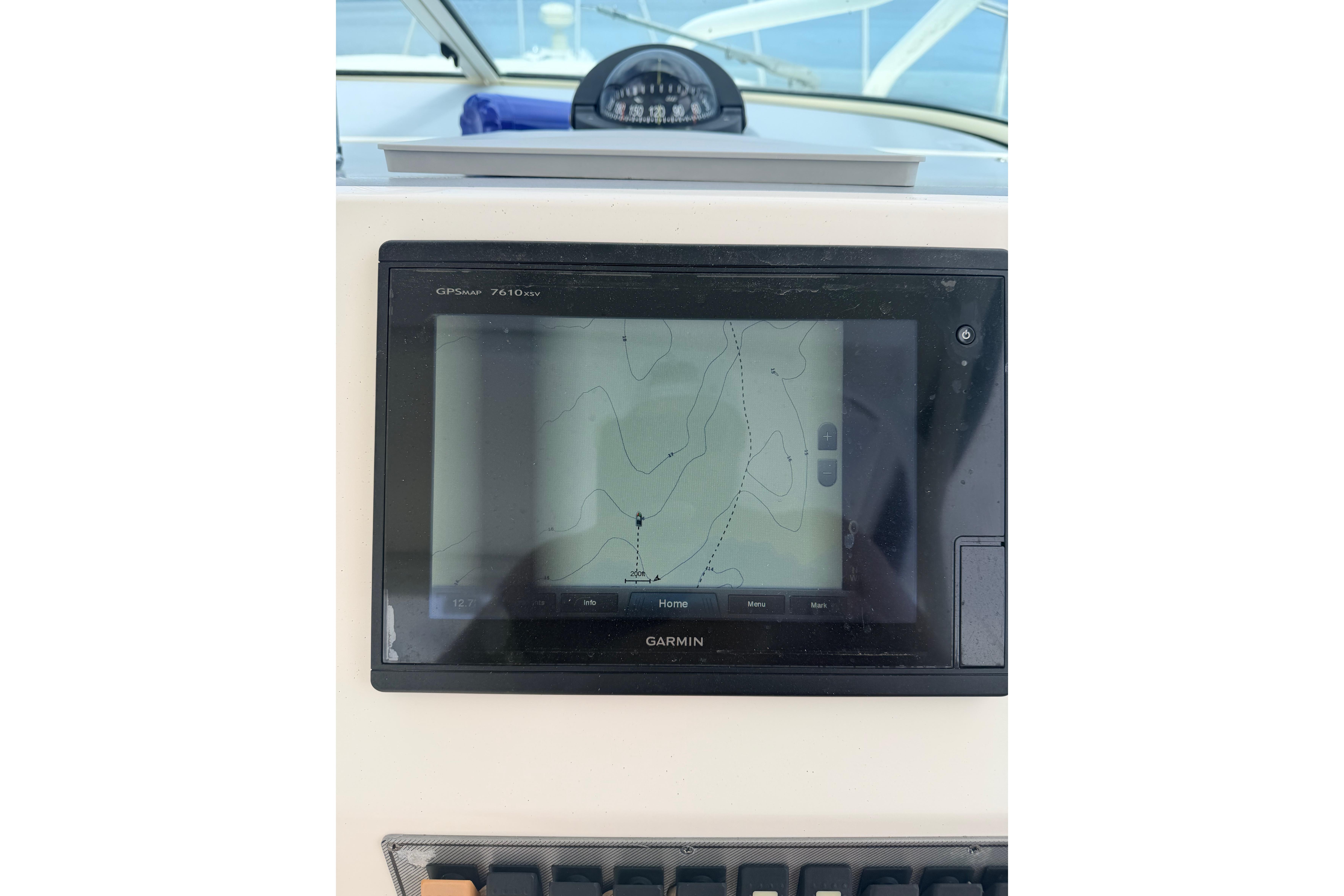 Garmin GPS display on 2015 Wellcraft 290 Coastal boat dashboard.