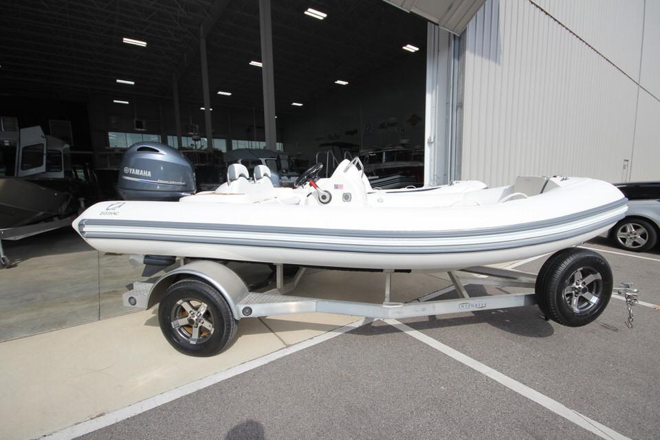2025 Zodiac Yachtline Deluxe 490