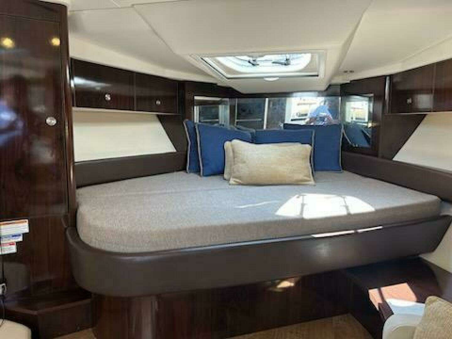 2019 Sea Ray Coupe - Image 12