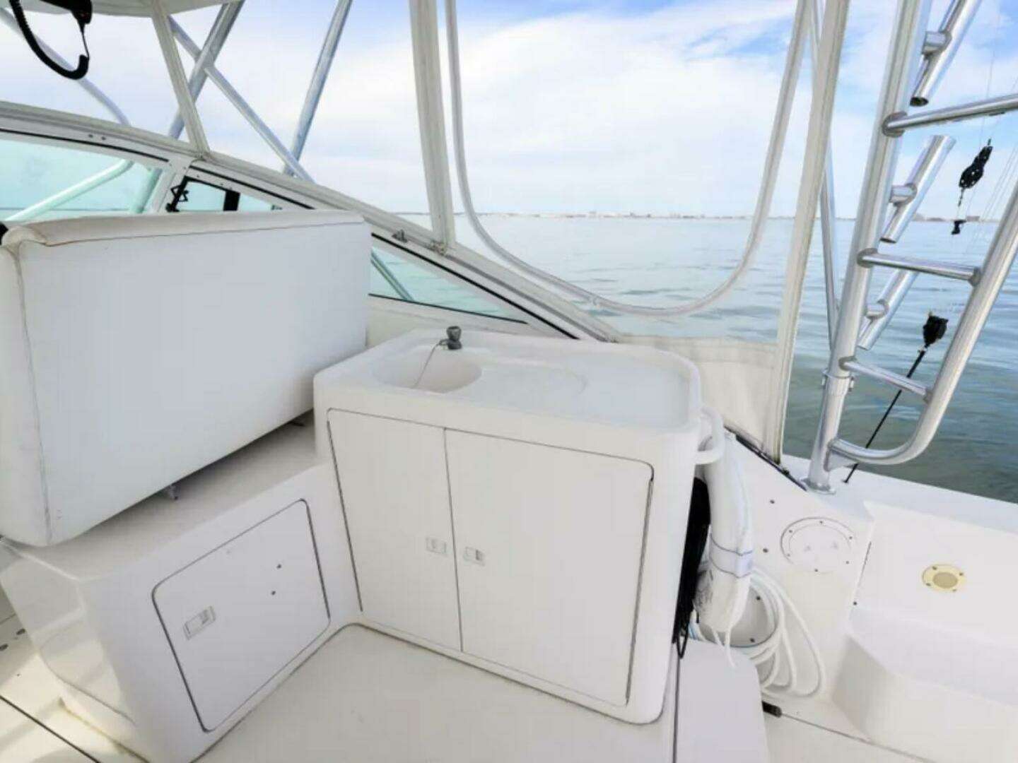 1998 Bertram 36 Moppie - Image 6