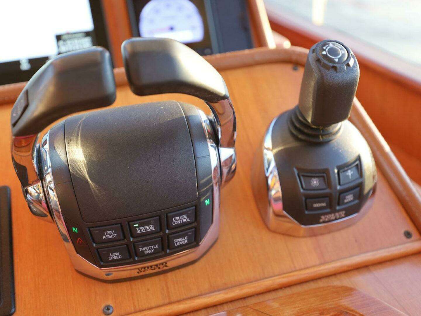 2014 Hunt Yachts — - Image 20