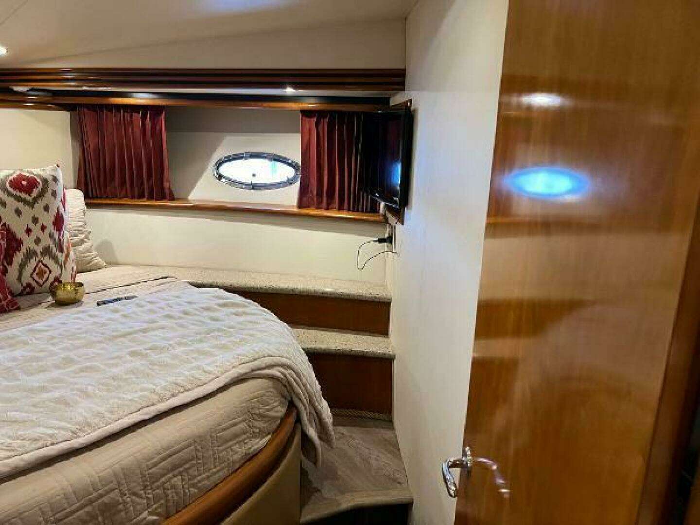 2001 Carver 450 Voyager Pilothouse - Image 54