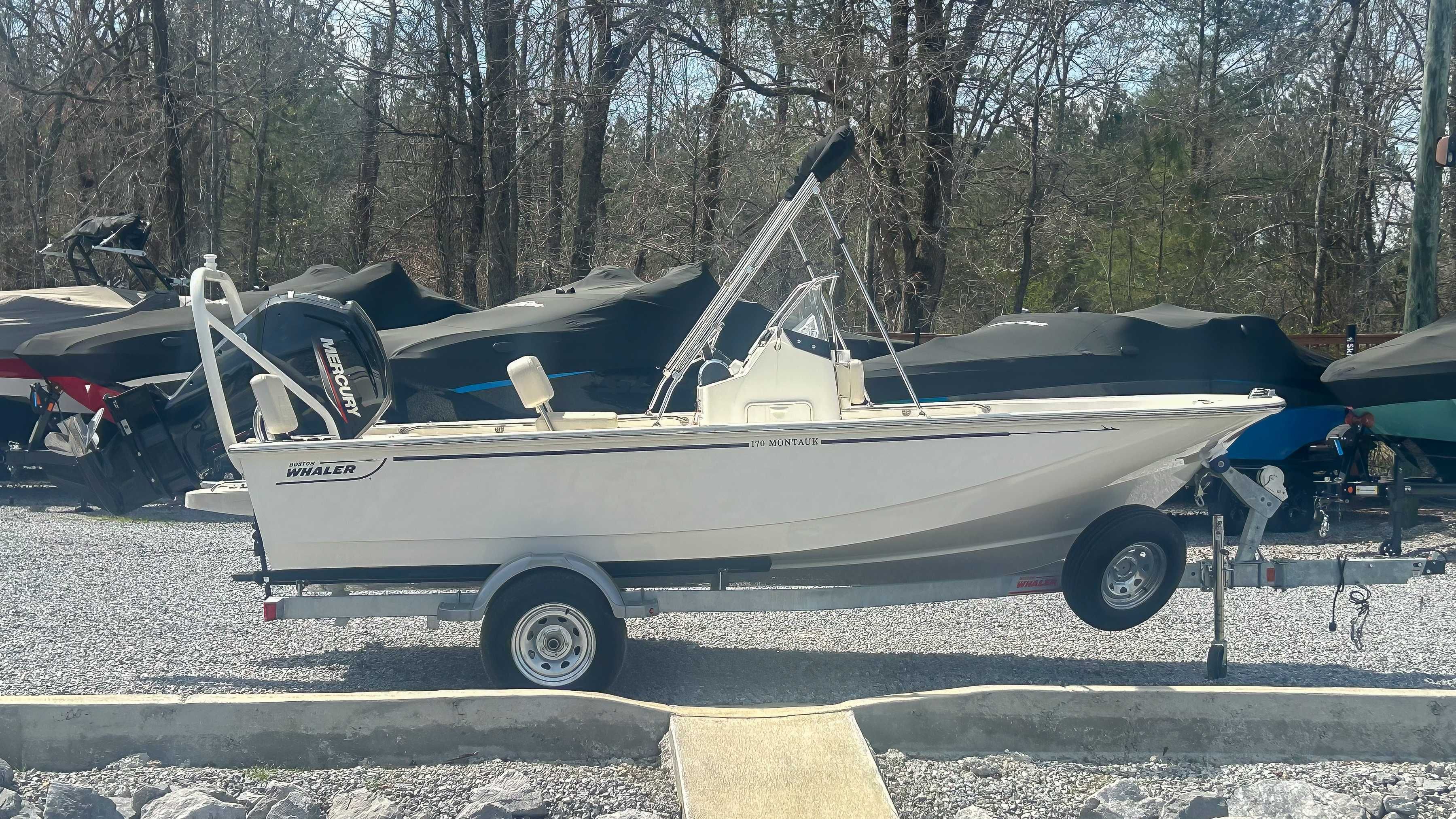 2025 Boston Whaler 170 Montauk - 6