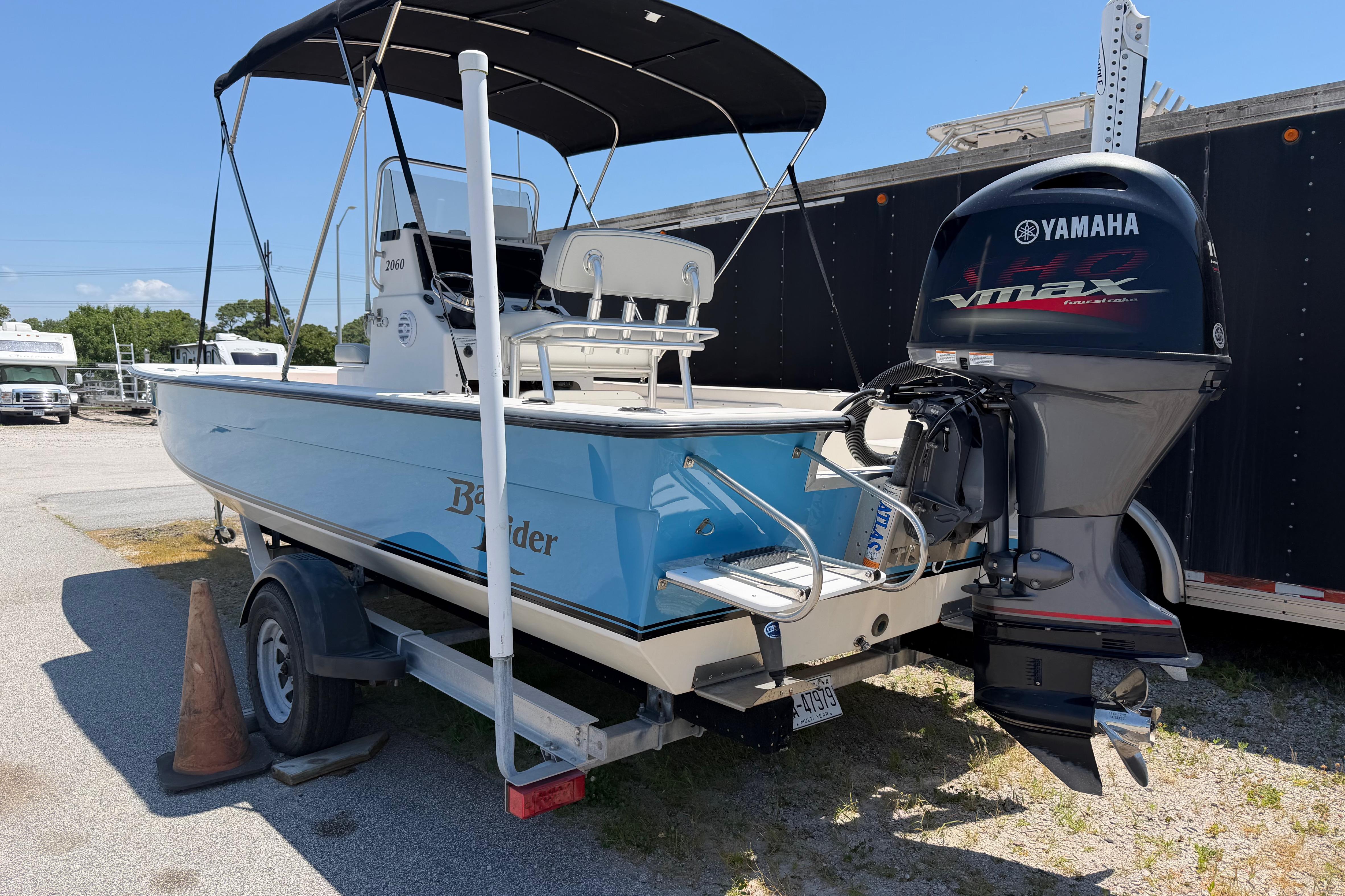 2008 KenCraft Bay Rider 2060 boat with Yamaha VMAX engine on trailer.