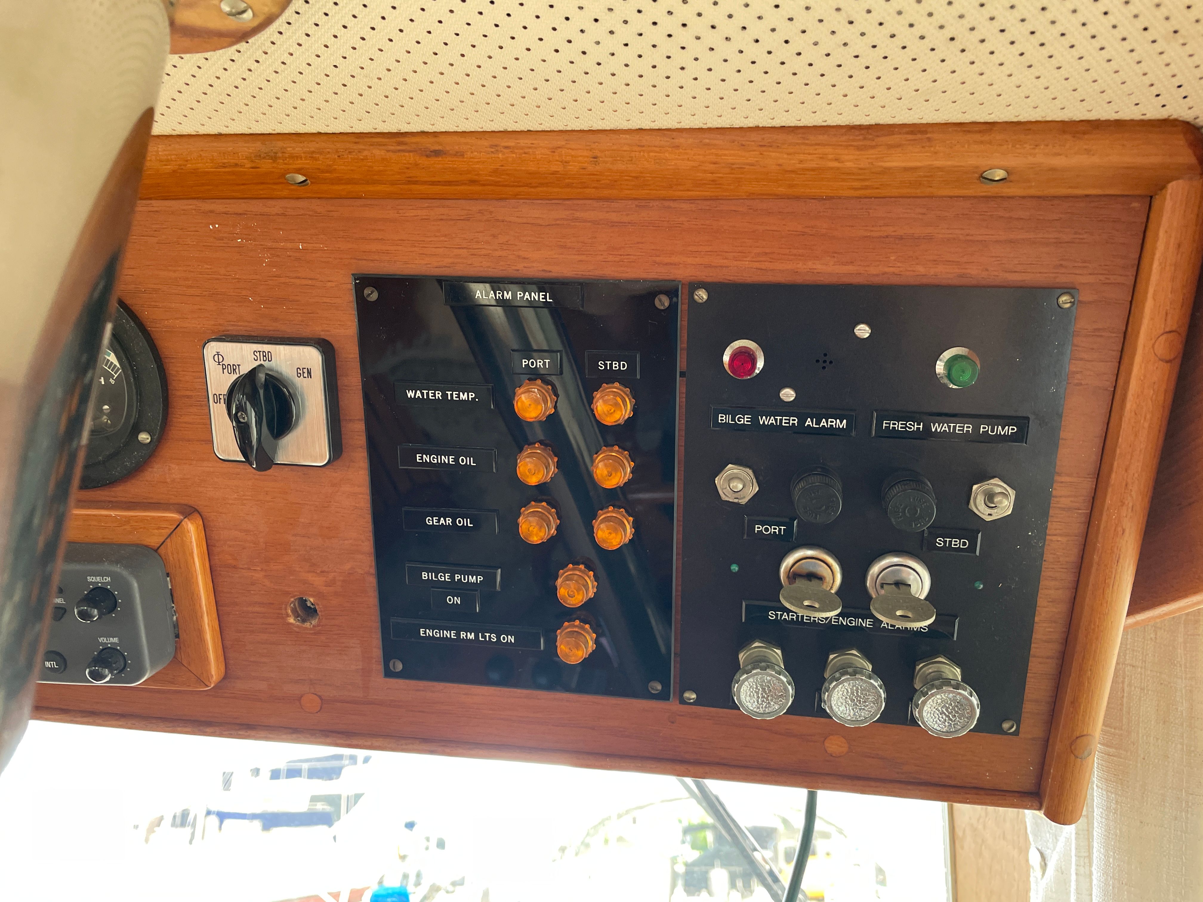 1985 Grand Banks 42 Motor Yacht - 28
