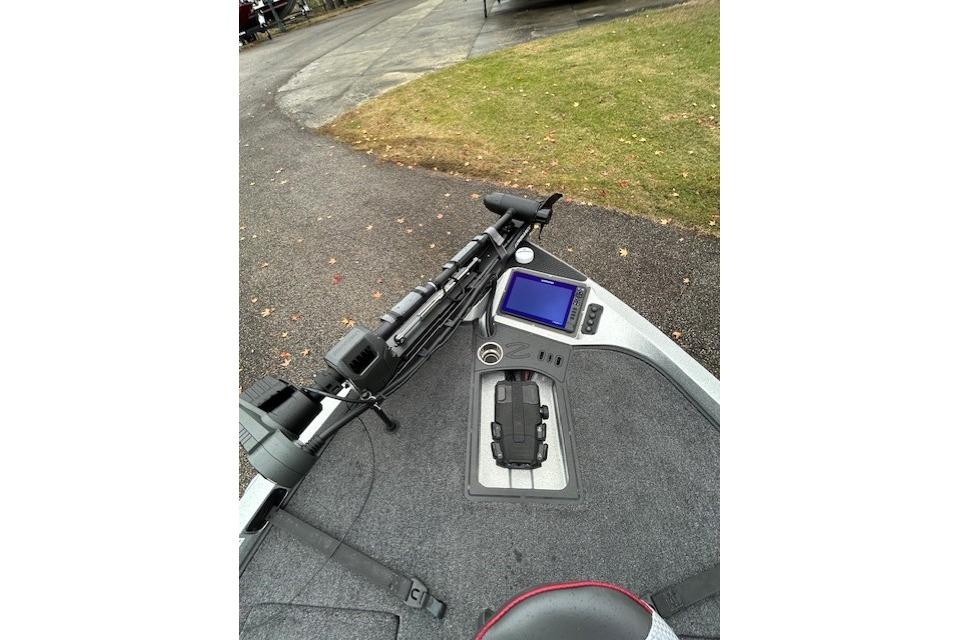 2024 Ranger Z519 Ranger Cup Equipped boat dashboard with navigation system.