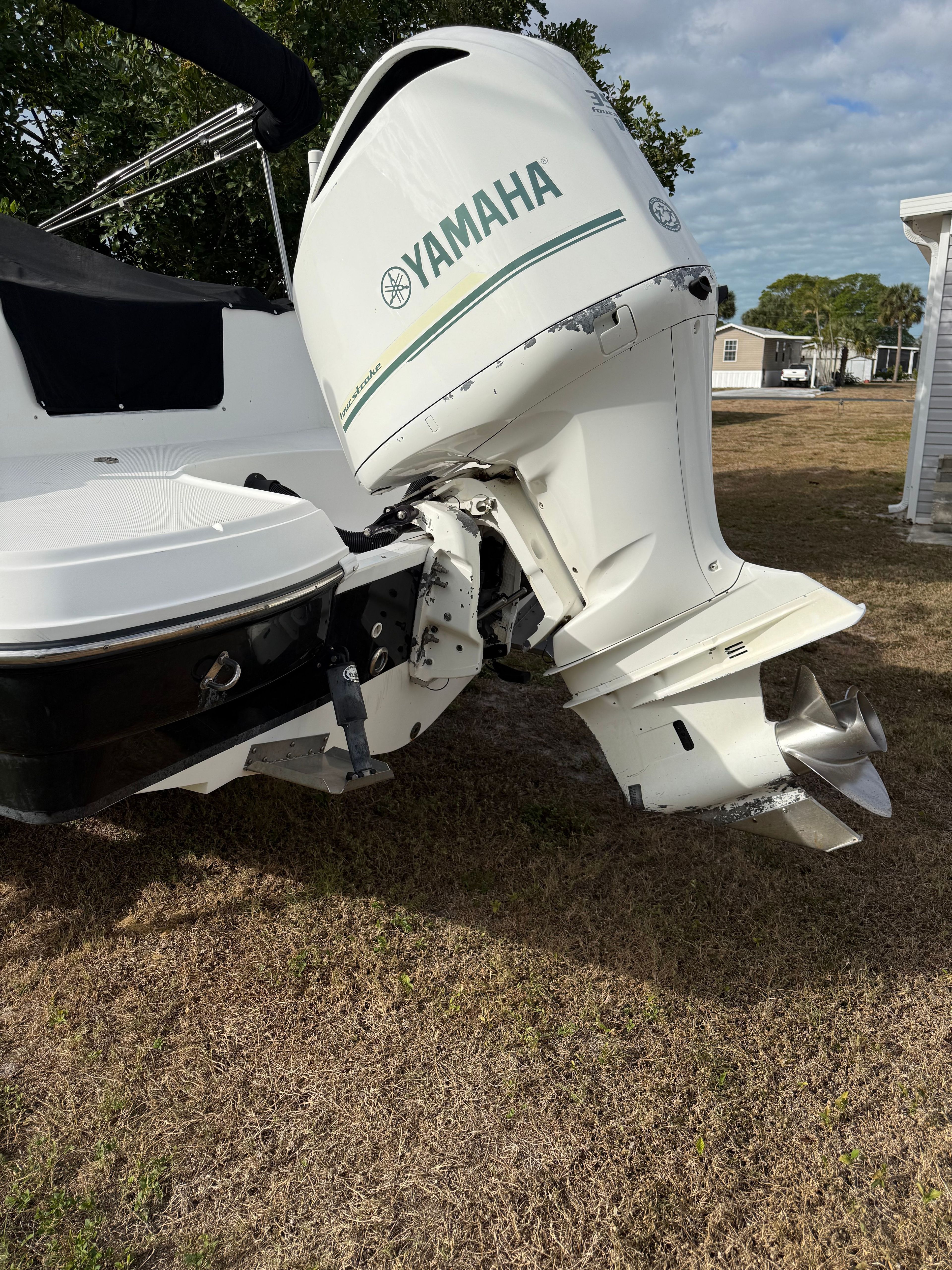 2018 Hurricane SunDeck 2690 OB - 2