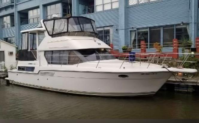 1994 Carver 390 Cockpit Motor Yacht