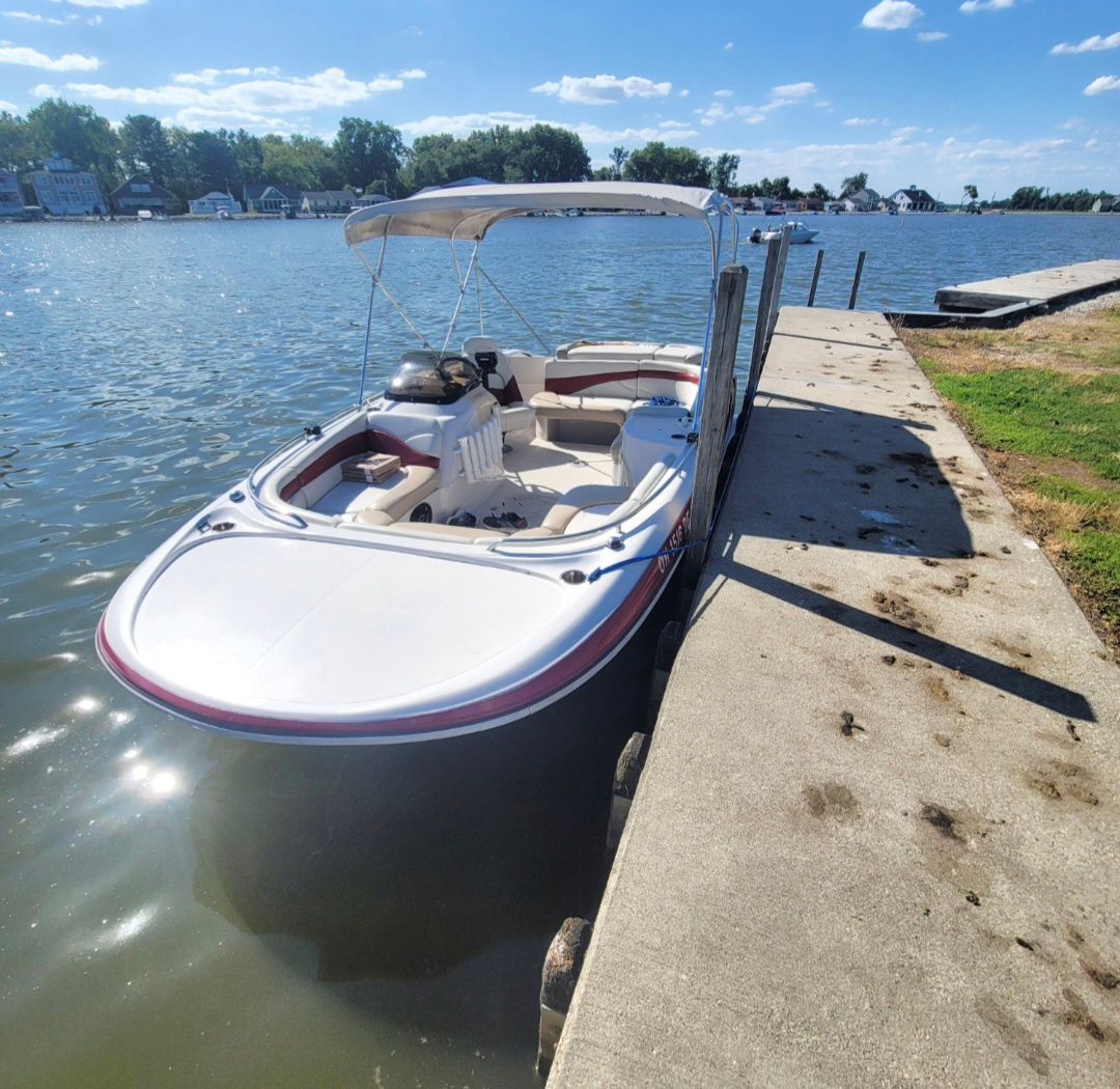 2001 Tracker 202 tahoe deck boat - 3